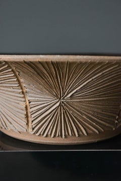 Robert Maxwell 'Sunburst' for Earthgender stoneware vessel, circa 1965