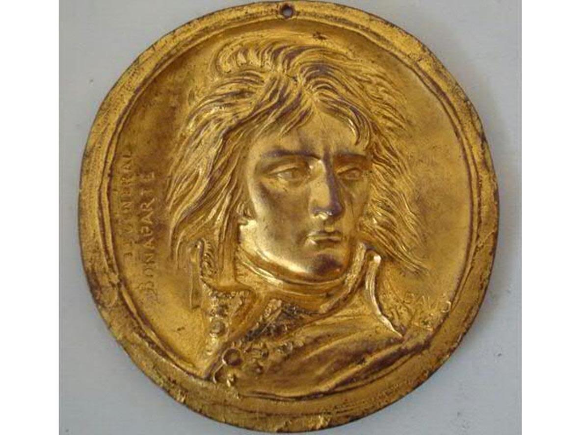 Portrait of General Bonaparte - Sculpture by David d'Angers