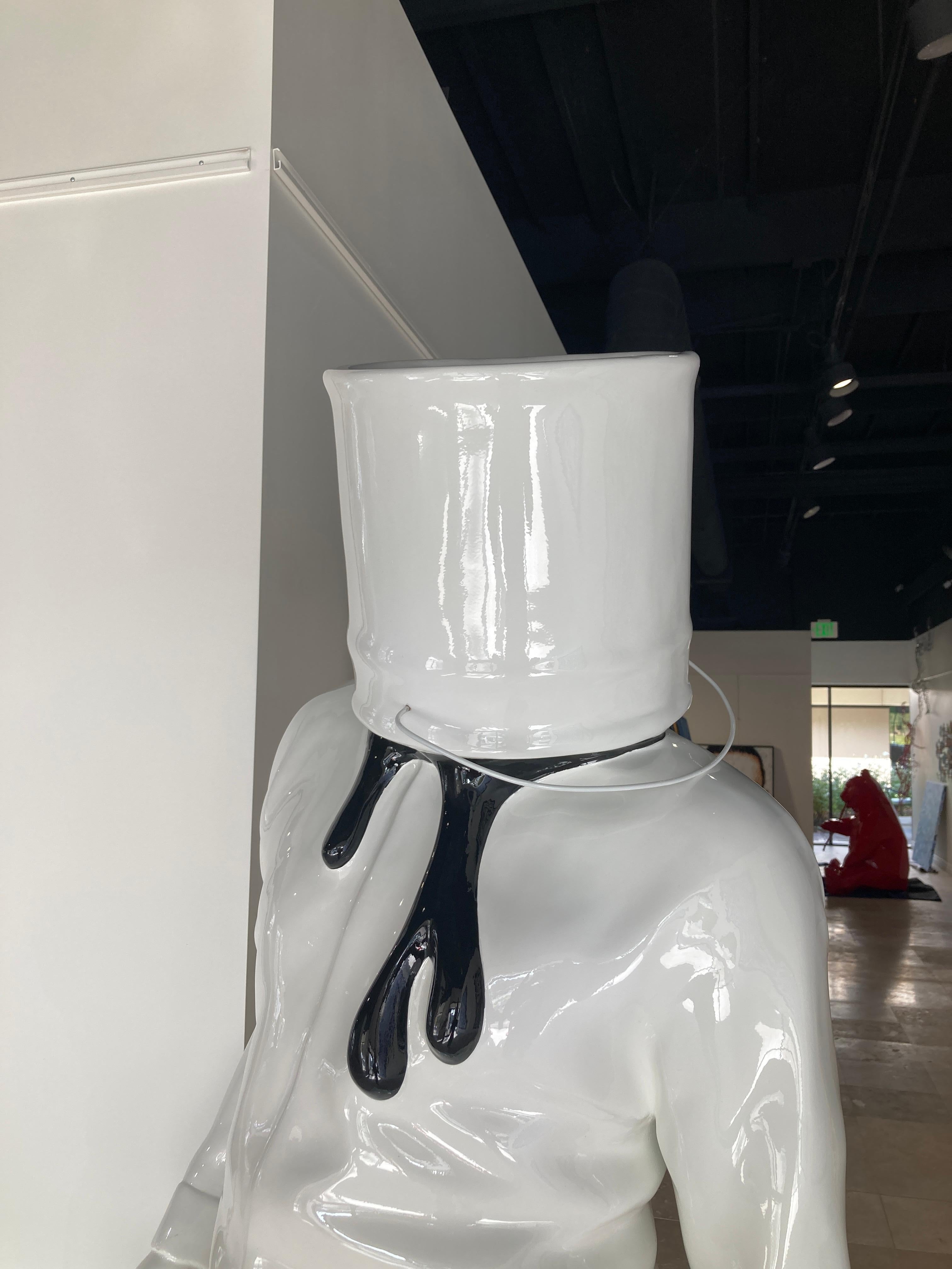 Shopping Man in Art - Blanc et Noir  - Sculpture by David David