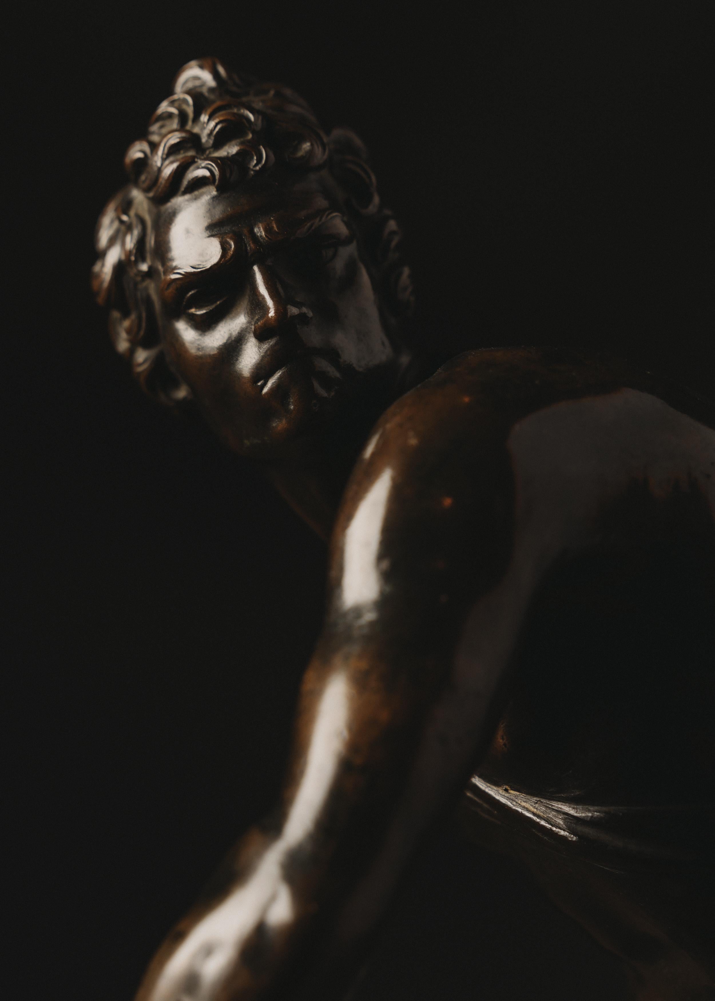 David besiegt Goliath: Patinierte Bronzeskulptur aus dem 19. Jahrhundert, Frankreich im Zustand „Gut“ im Angebot in BARCELONA, ES