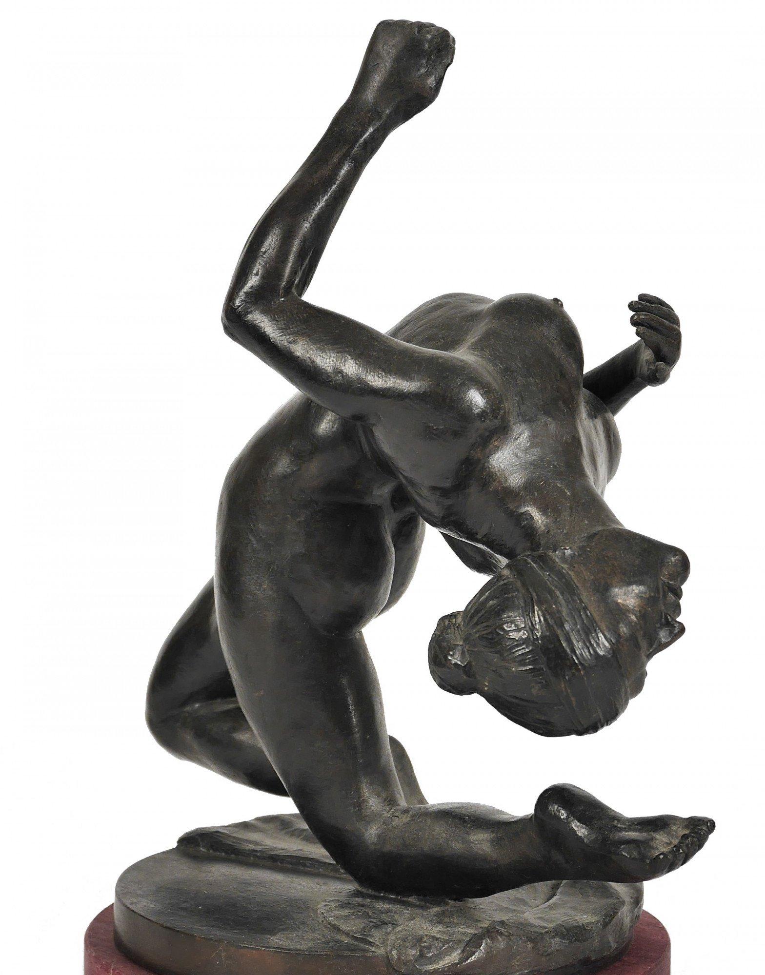 Desnudo contorsionista, Bronce de mujer desnuda del siglo XX, Artista de Cleveland - Sculpture de David Deming