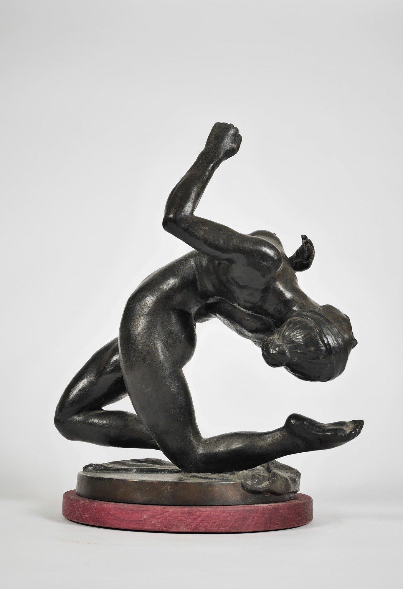 David Deming (estadounidense, siglo XX)
Desnudo de contorsión
Bronce
Firmado en la base
14 x 12 x 9 pulgadas

David Deming es un escultor estadounidense contemporáneo de Cleveland, Ohio, reconocido en todo el país. Deming es conocido por sus grandes