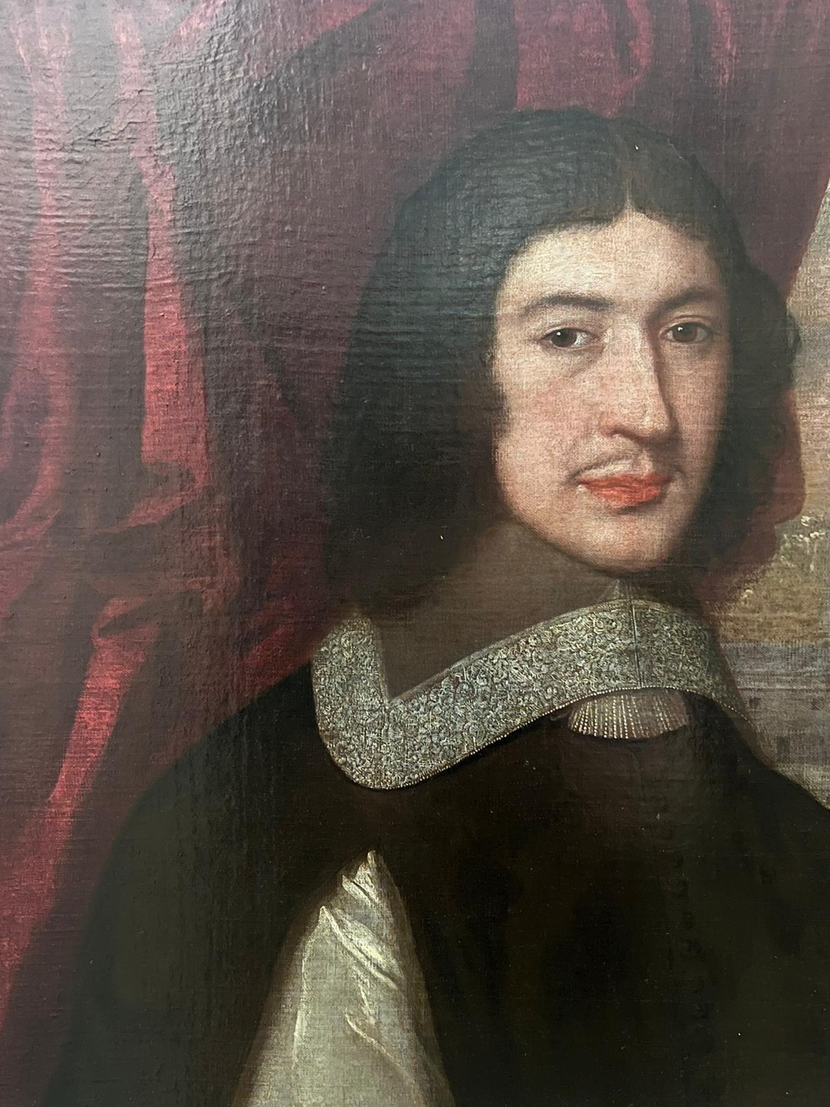 Porträt von Thomas Collard (Rektor von Withycombe, Somerset 1670-1691)
Die in der Ferne abgebildete Stadt ist vermutlich Antwerpen. 
das Porträt wird historisch dem Umkreis von David des Granges (britisch/französisch 1611-1672)