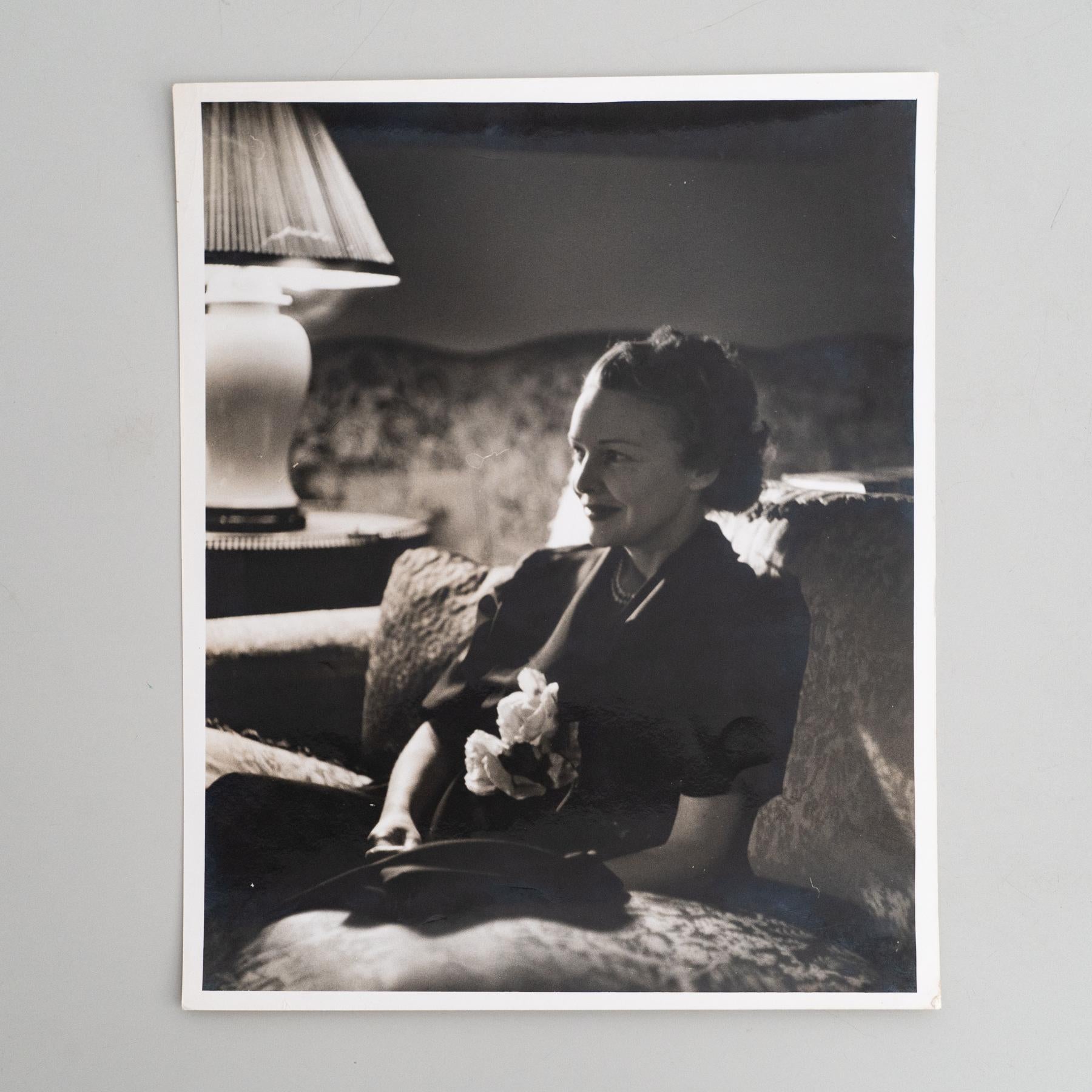 David Douglas Duncan Black And White Photography of Madeleine Carroll, 1951 

Photography in Black And White
With registered trademark of the photographer 

In original condition with minor wear consistent of age and use, preserving a beautiful
