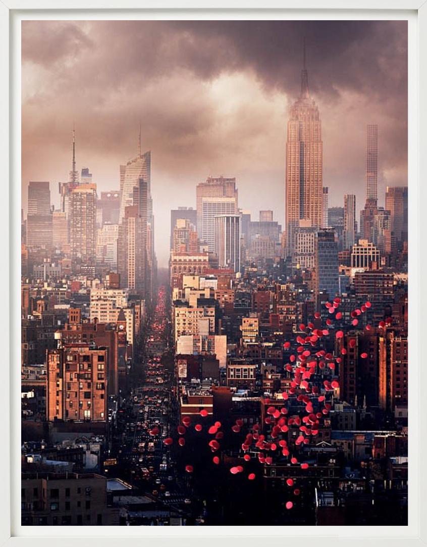 Ballons au-dessus de New York, Vue de la ligne d'horizon des villes, photographie d'art, 2016 en vente 4
