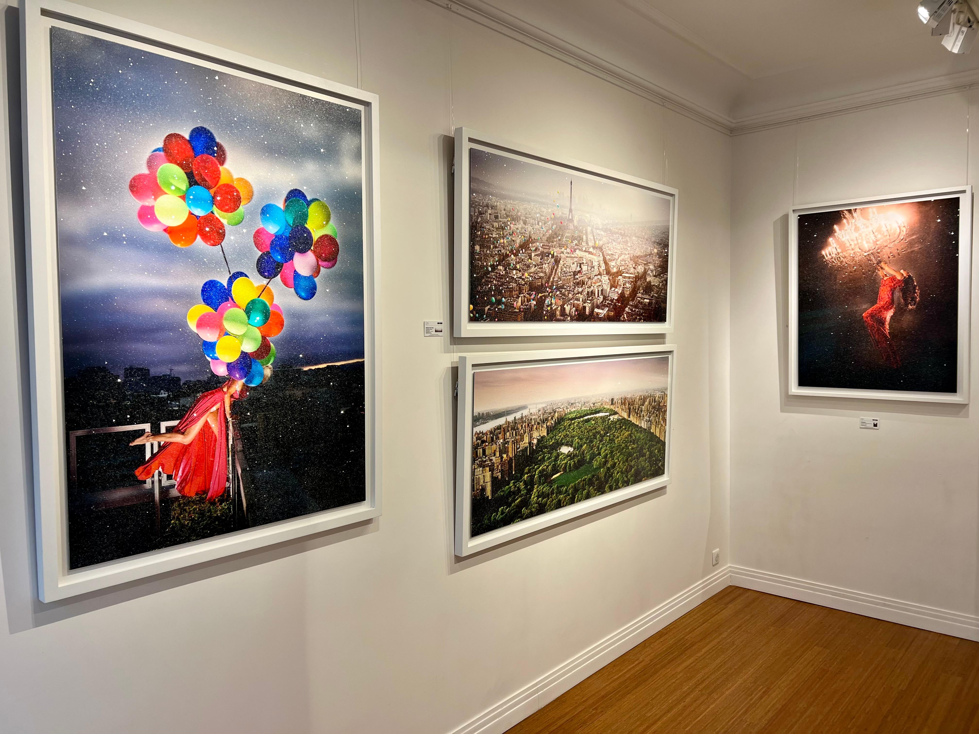 Ballonen über Pariser Diamantenstaub (Zeitgenössisch), Photograph, von David Drebin