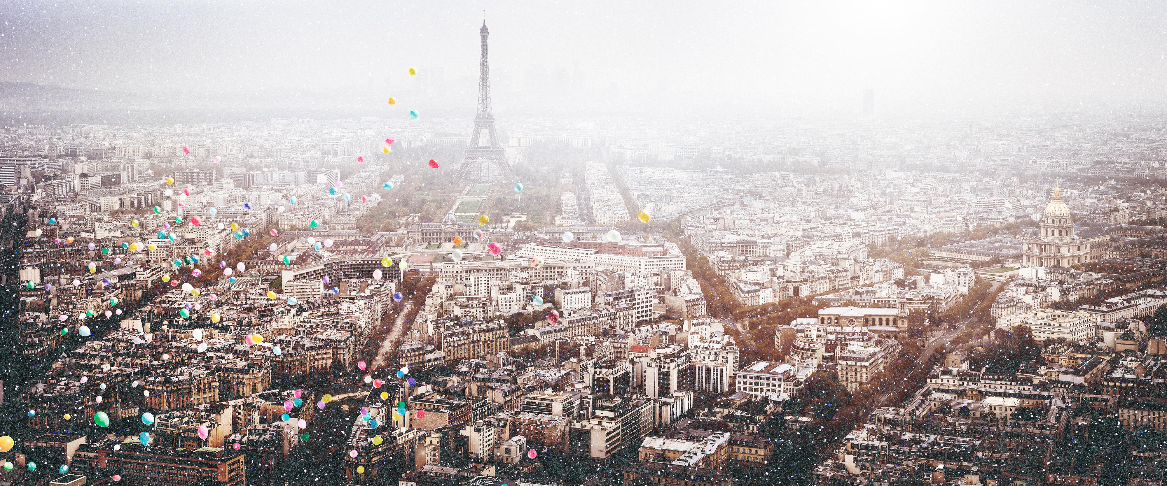 Landscape Photograph David Drebin - Balloons Over Paris - Poussière de diamants