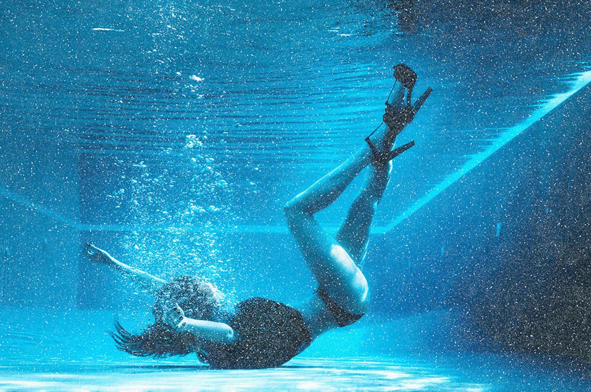 Color Photograph de David Drebin - DAVID DREBIN Bajo la superficie (versión Polvo de diamante)
