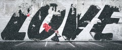 David Drebin - EL AMOR ESTÁ EN EL AIRE POLVO DE DIAMANTE, Fotografía 2020, Impreso después de