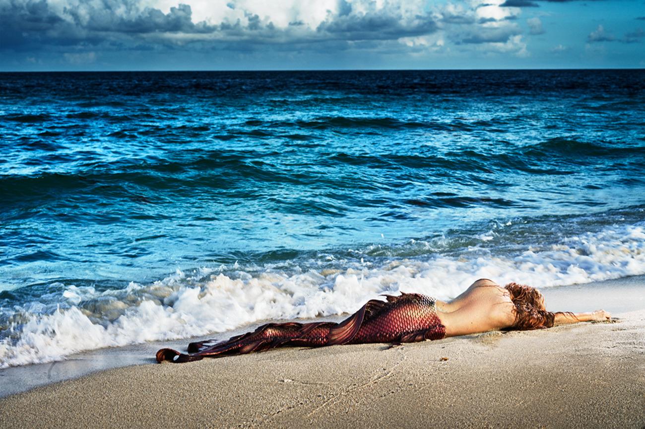 Série : FEMME FATALE
Tous les formats et éditions disponibles pour chaque format de cette photographie :
30" X 45"- Edition de 10
48" X 72"- Edition de 7
60" X 60" - Edition de 3 ; Boîte à lumière

Le travail de David Drebin combine de manière