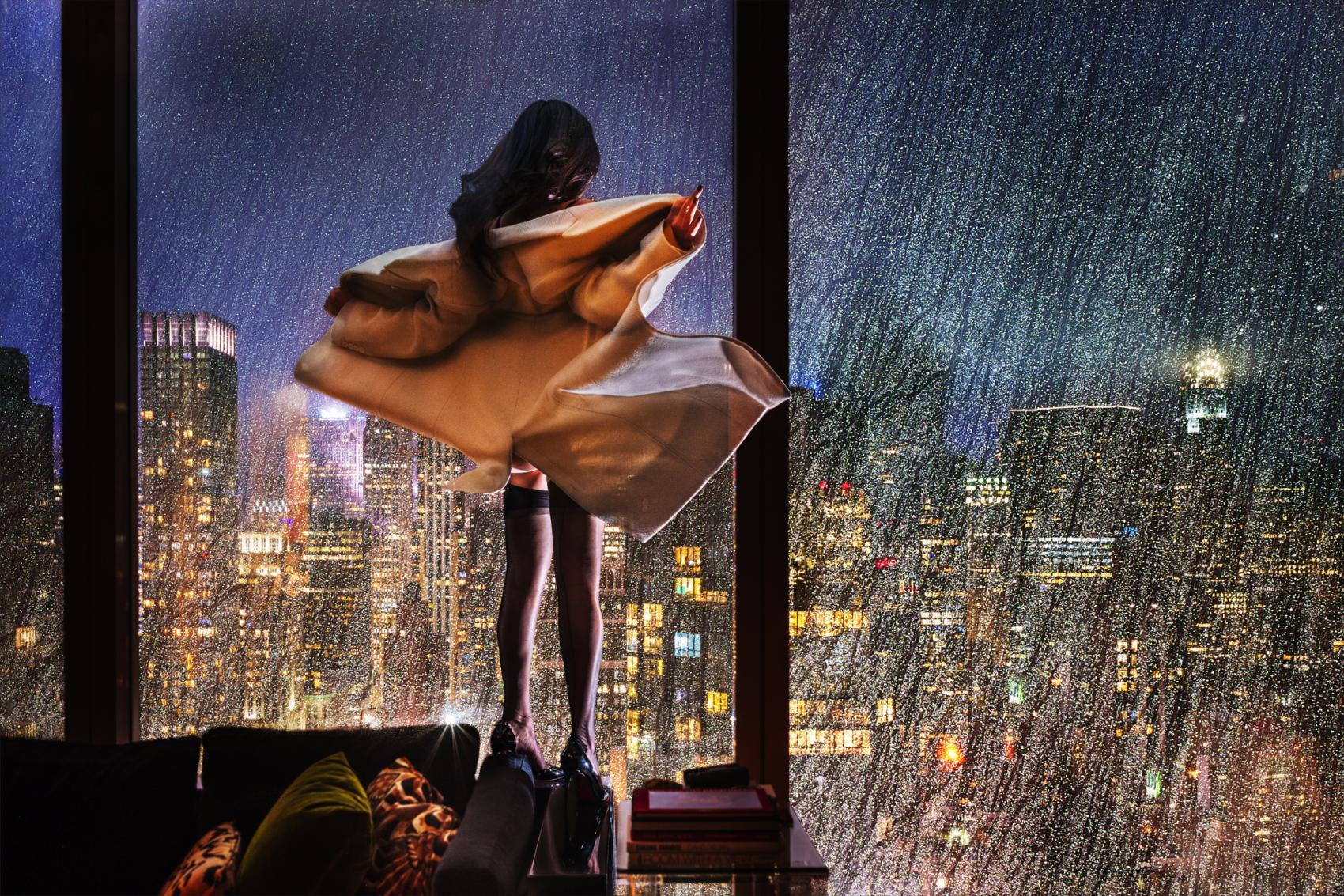Mitternachtsblitzer von David Drebin
Digital C-Print 

Groß
Auflage von 7 + 3 AP (Artist's Proof)
Größe: 48" x 72" 

Mittel
Auflage von 10 Stück
Größe: 30" x 45"

Der in New York City lebende multidisziplinäre Künstler David Drebin ist bekannt für