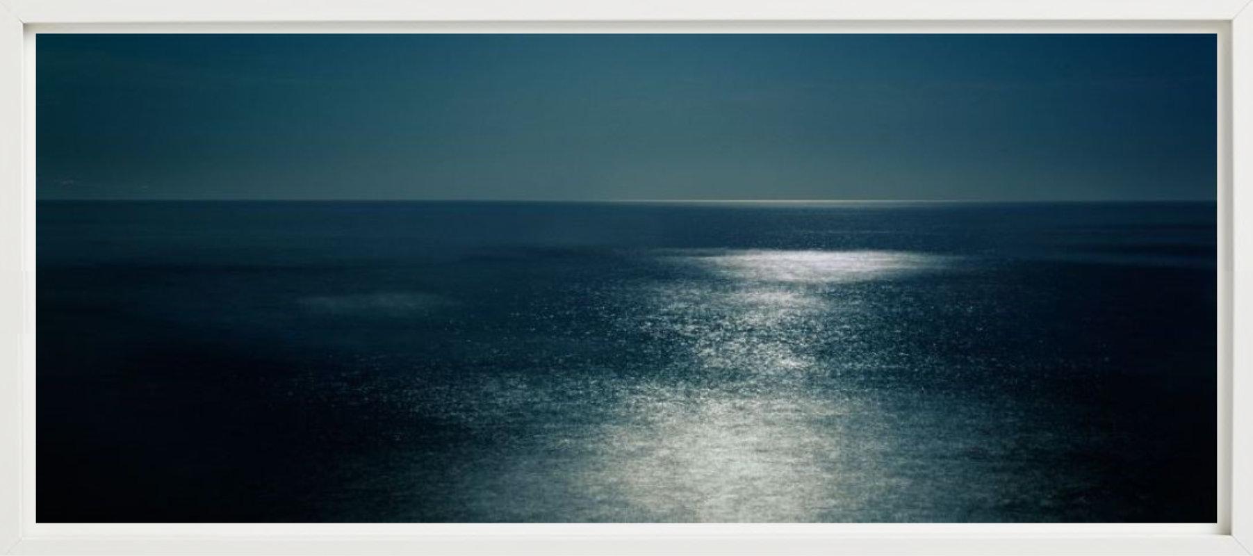 Midnight - panorama d'un océan la nuit, photographie d'art en vente 2