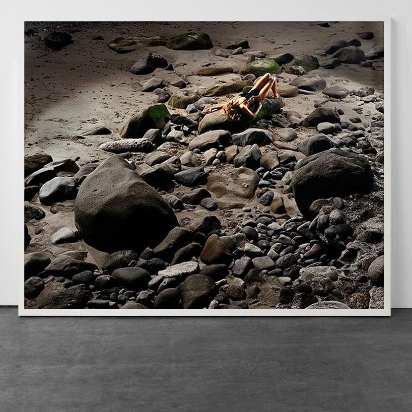Auf den Felsen stehende Steine (Zeitgenössisch), Photograph, von David Drebin