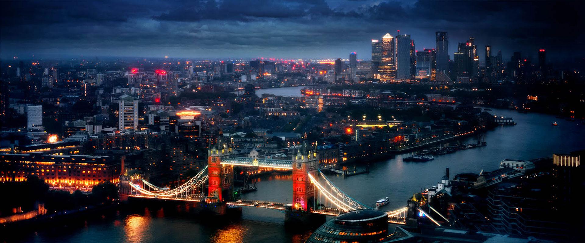 David Drebin Color Photograph - This is London