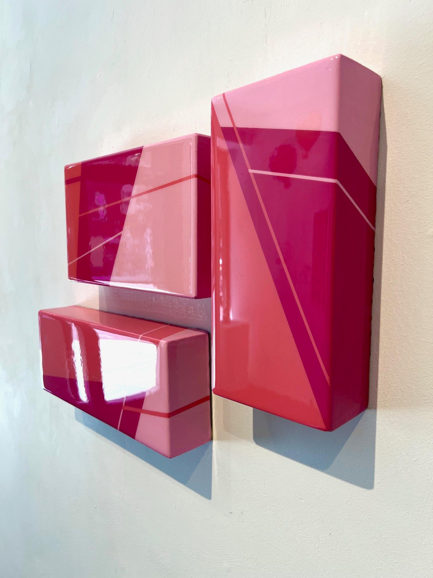 Puzzle minimalistisch, Harz, Acryl, Pop Art, rosa, abstrakt, Interieur (Braun), Abstract Sculpture, von David E. Peterson