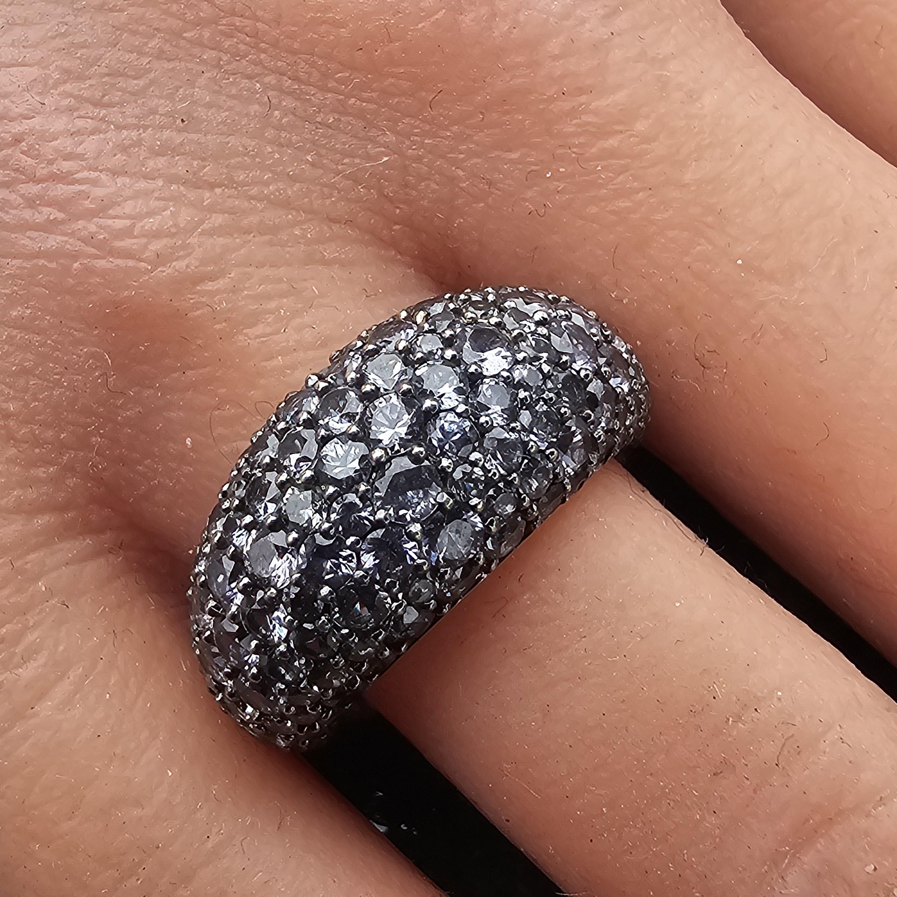 Moderno David Yurman - Anello in oro bianco 18k con granato a pavé sz 6 - 11g in vendita