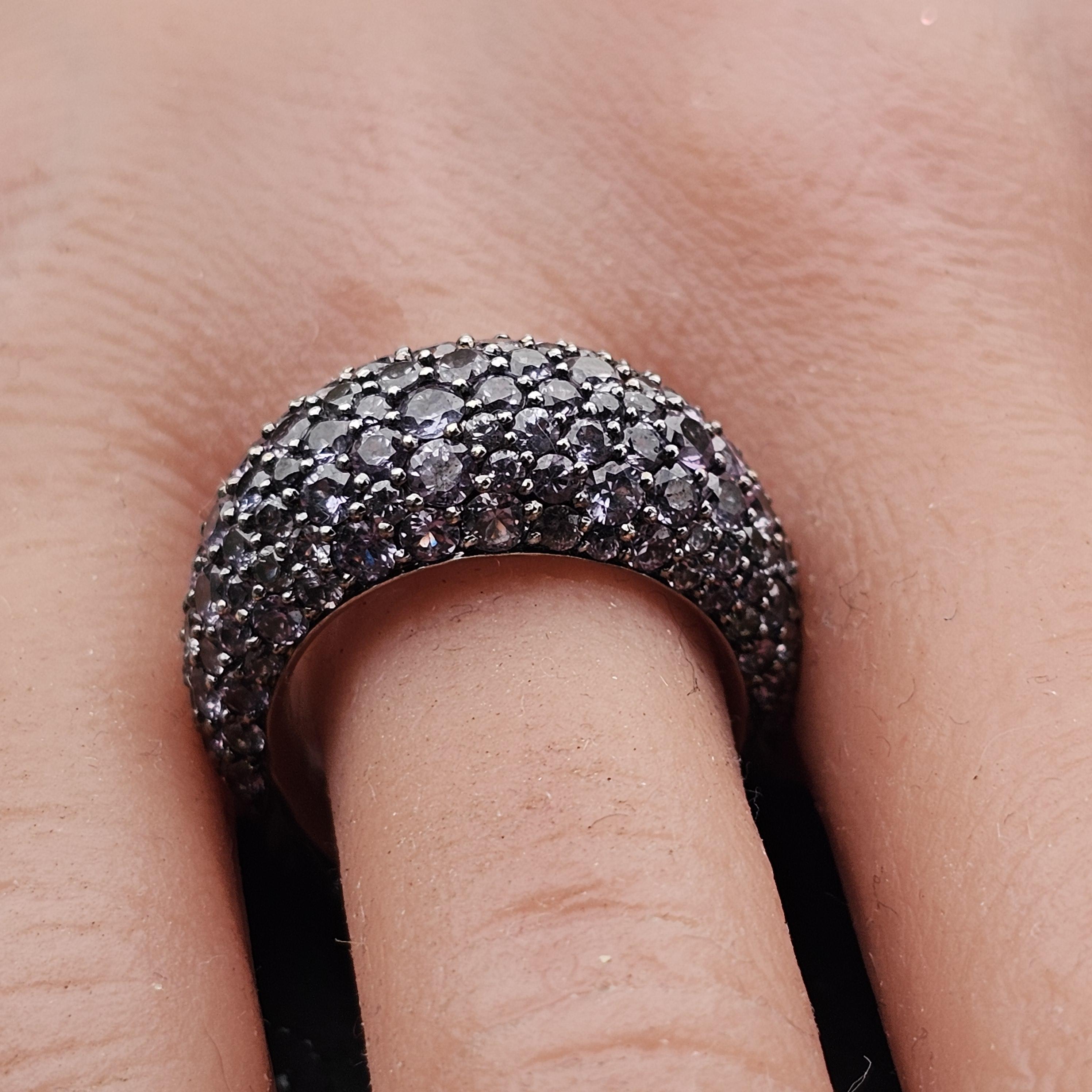 David Yurman - Anello in oro bianco 18k con granato a pavé sz 6 - 11g In condizioni ottime in vendita a Northbrook, IL