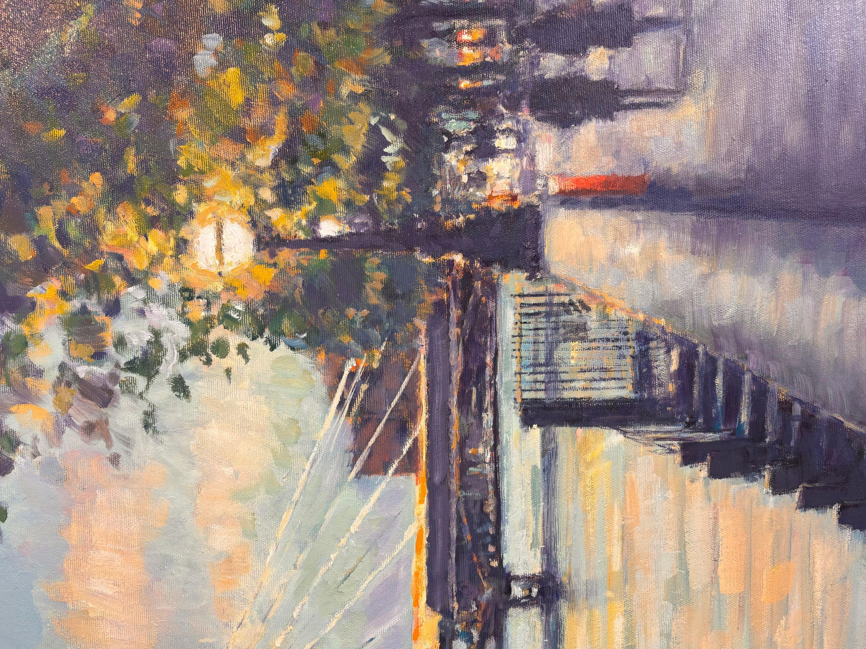 Passeggiata al crepuscolo verso l'Albert Bridge - dipinto originale impressionista del paesaggio urbano di Londra - Landscape Painting Grigio di David Farren