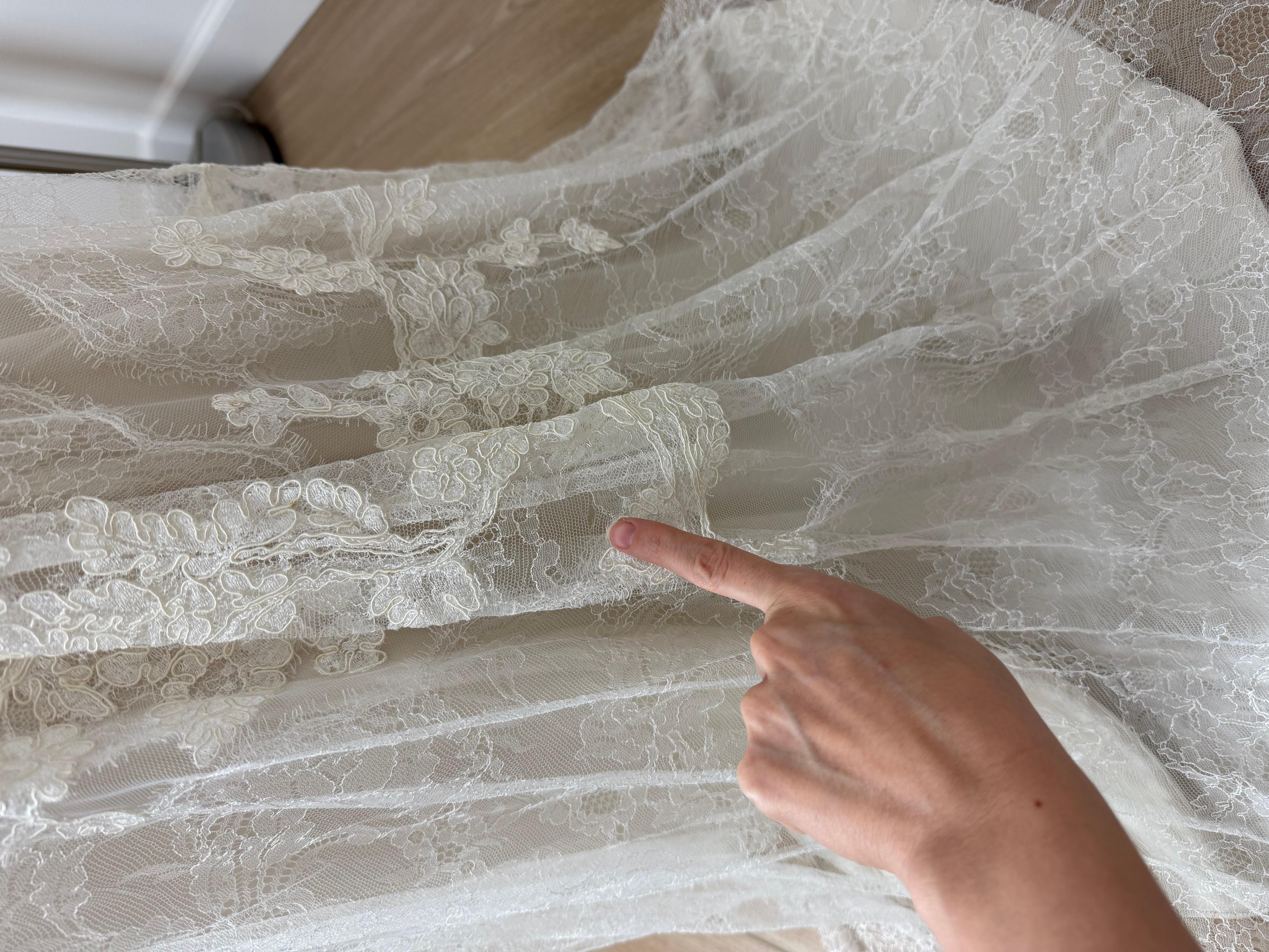 David FIELDEN 2017 Runway Sample Ivory Lace Bridal Gown Maxi Ethereal Dress (robe de mariée en dentelle ivoire) en vente 8
