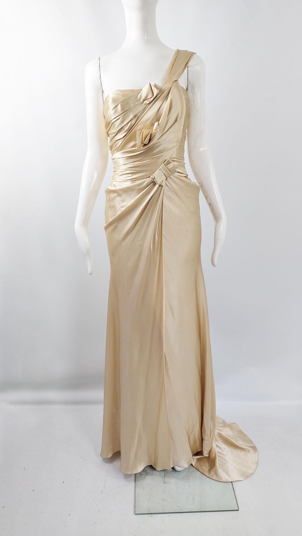 David Fielden Vintage Pale Gold Pure Silk Satin Wedding Evening Gown Dress In Good Condition For Sale In Doncaster, South Yorkshire