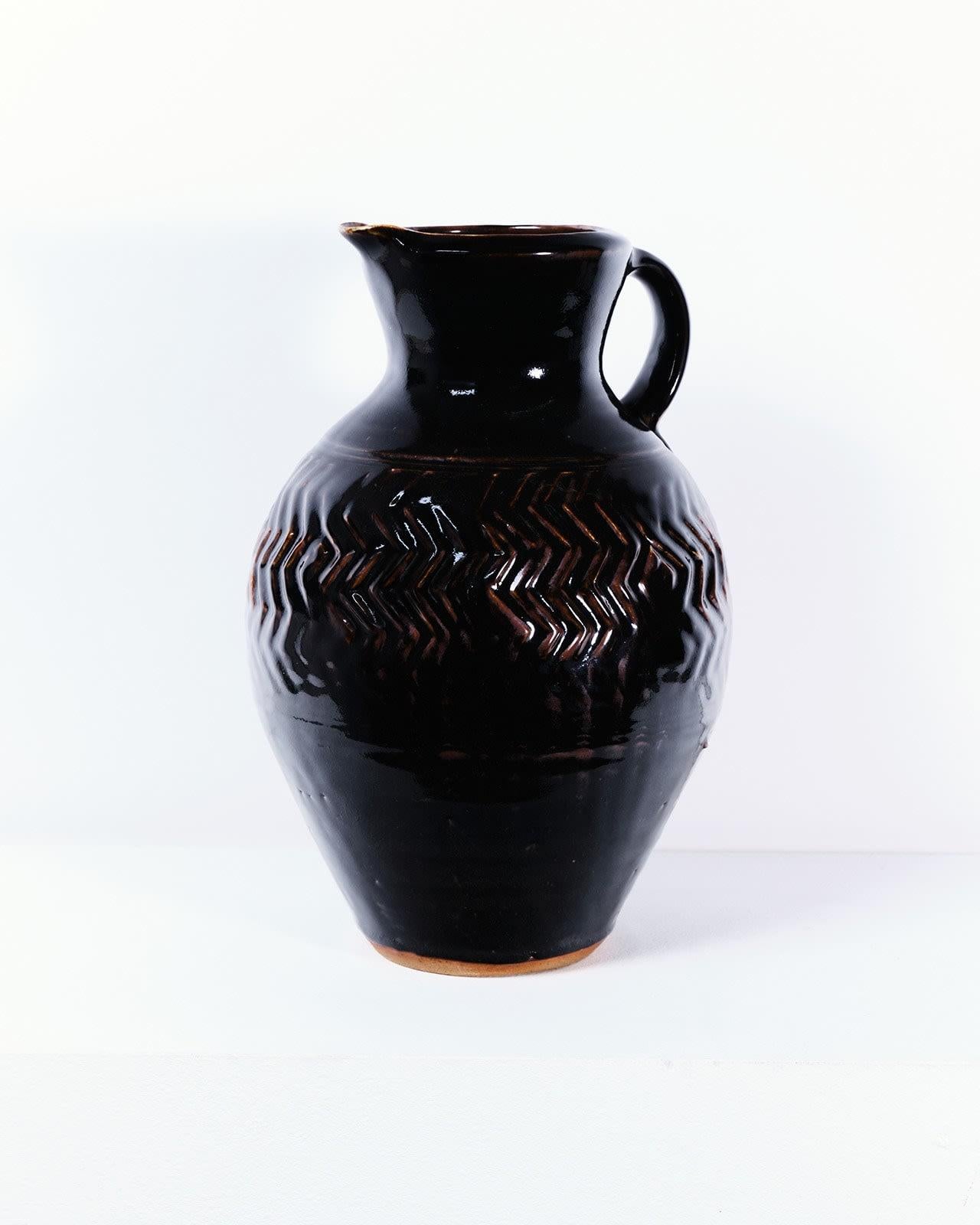 Stoneware bellied jug 
H30 x D20 cm