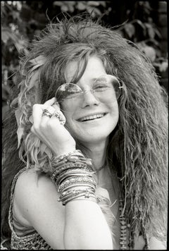 Portrait de Janis Joplin à l'hôtel Chelsea, photographie en noir et blanc, 1970