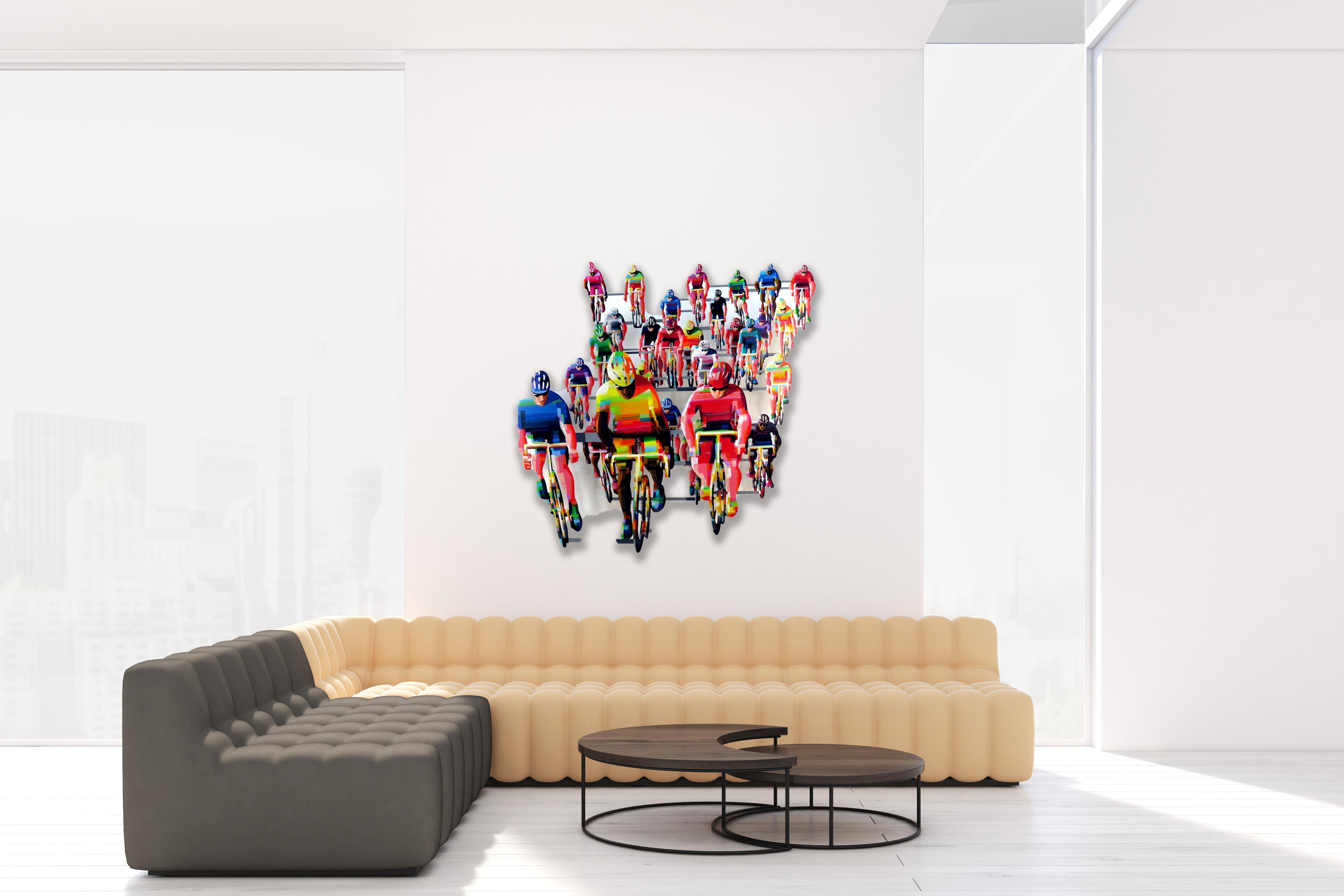 « Tour De France Frontal », sculpture murale en métal peinte à la main en 3D  - Beige Still-Life Sculpture par David Gerstein