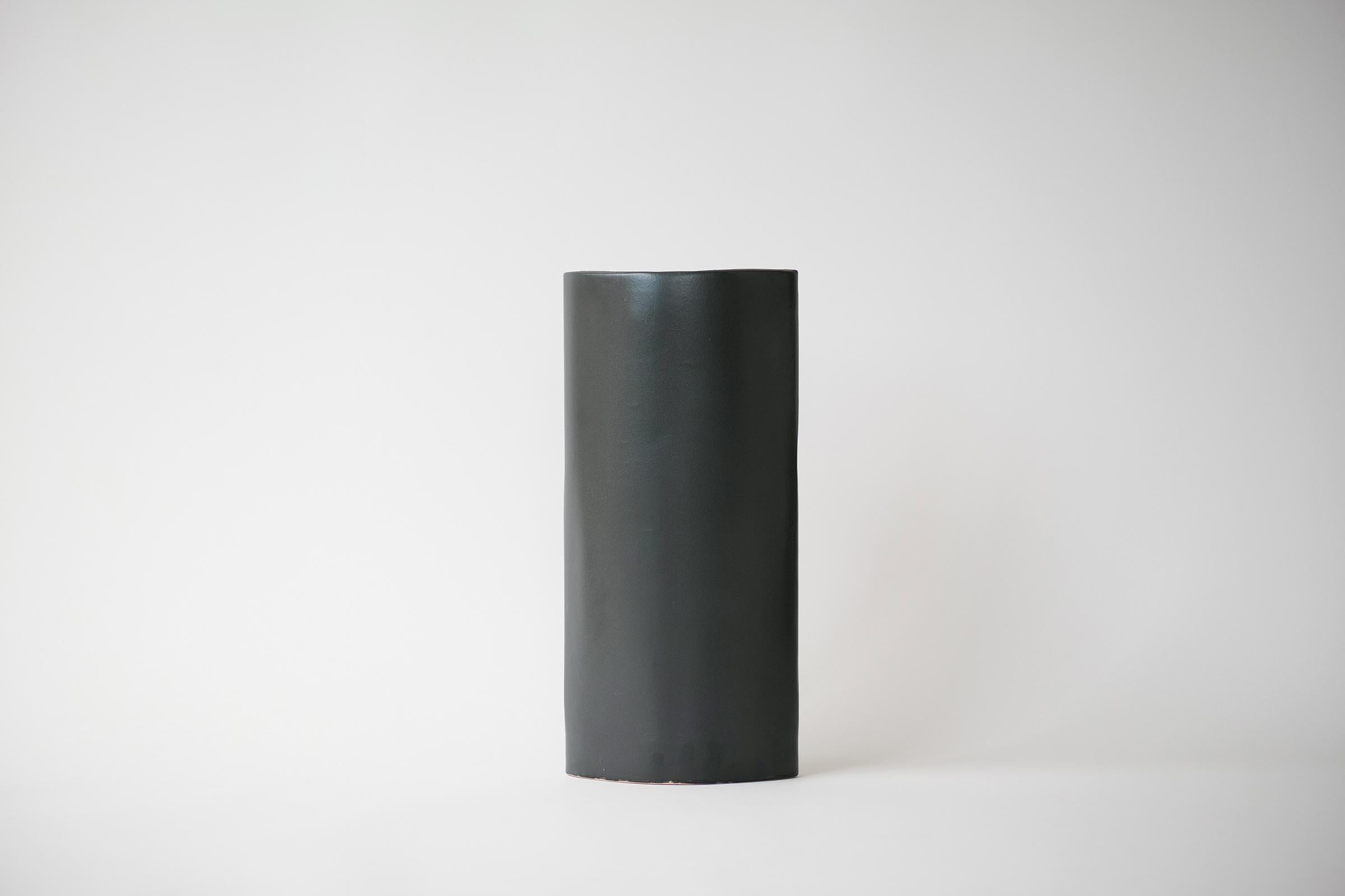 David Gil for Bennington Potters Extra Large Vase In Good Condition For Sale In Brooklyn, NY