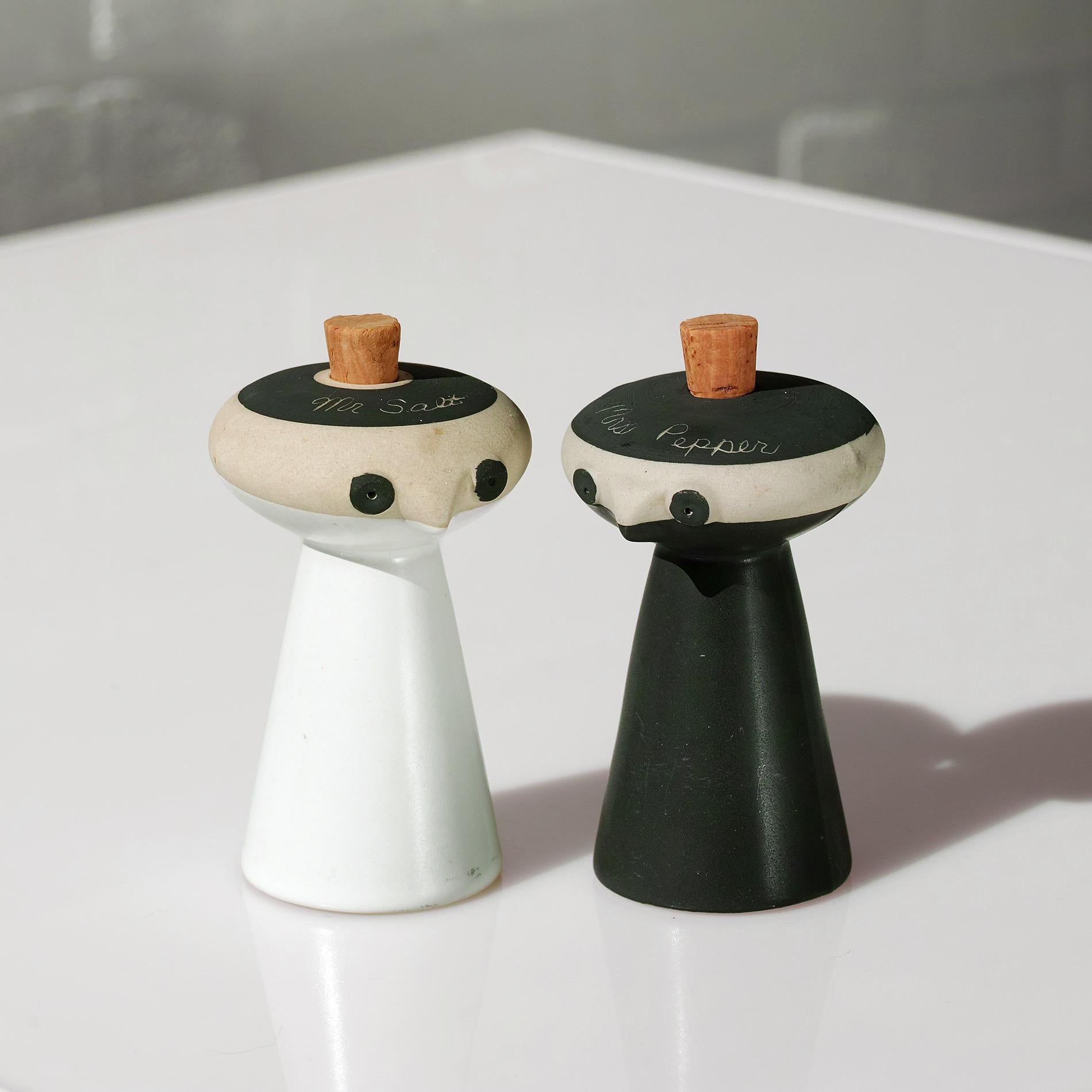 David Gil para Bennington Potters Sr. Salero y Sra. Pimentero Cerámico en venta