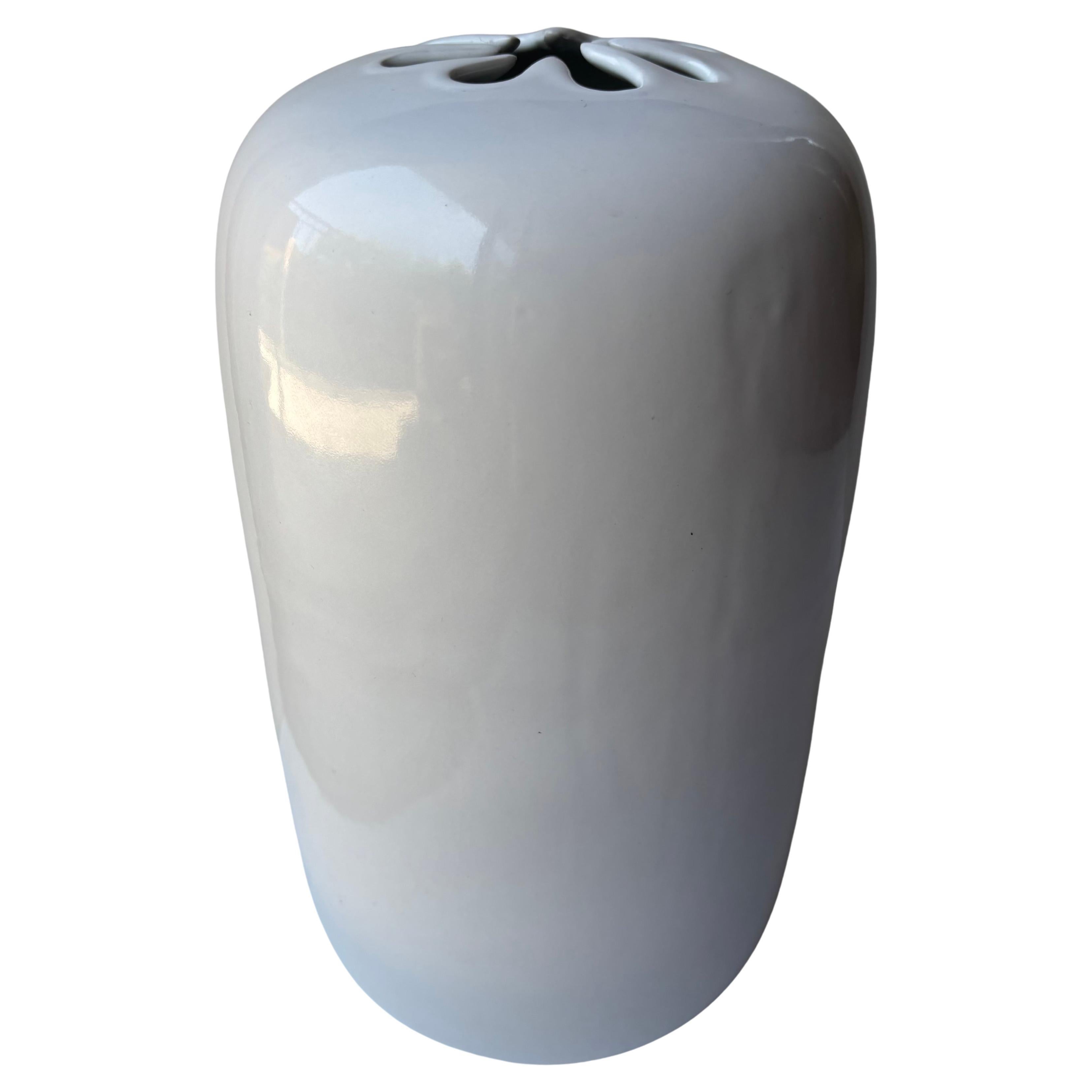 David Gil große Vase 12,3 Weiß glasiert "Spark" für Bennington Potters . im Angebot