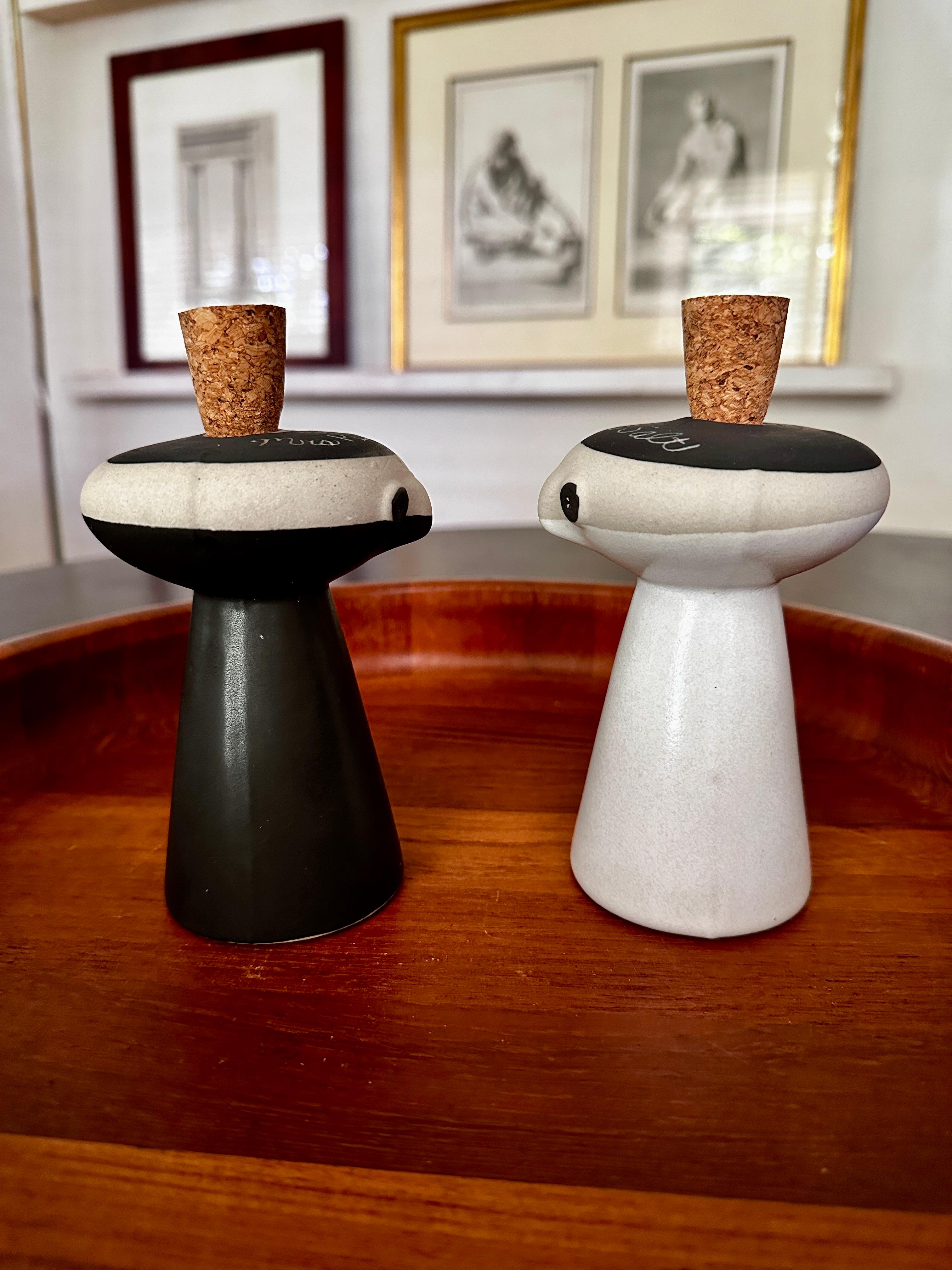 David Gill Para Bennington Potters El señor salero y la señora pimentera Alfarería en venta