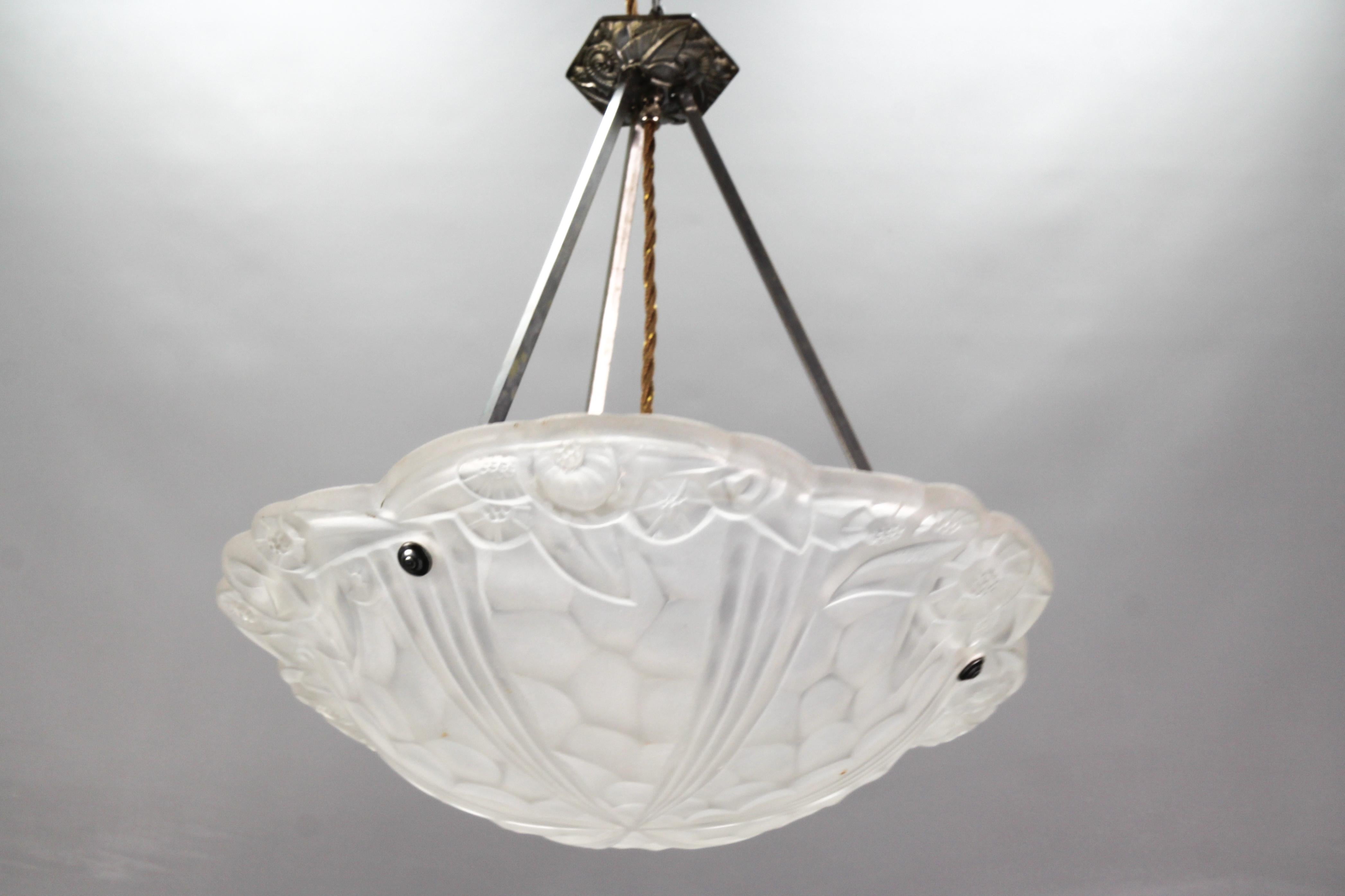 Mid-20th Century David Gueron, Degué, French Art Deco Frosted White Glass Pendant Light, 1930s