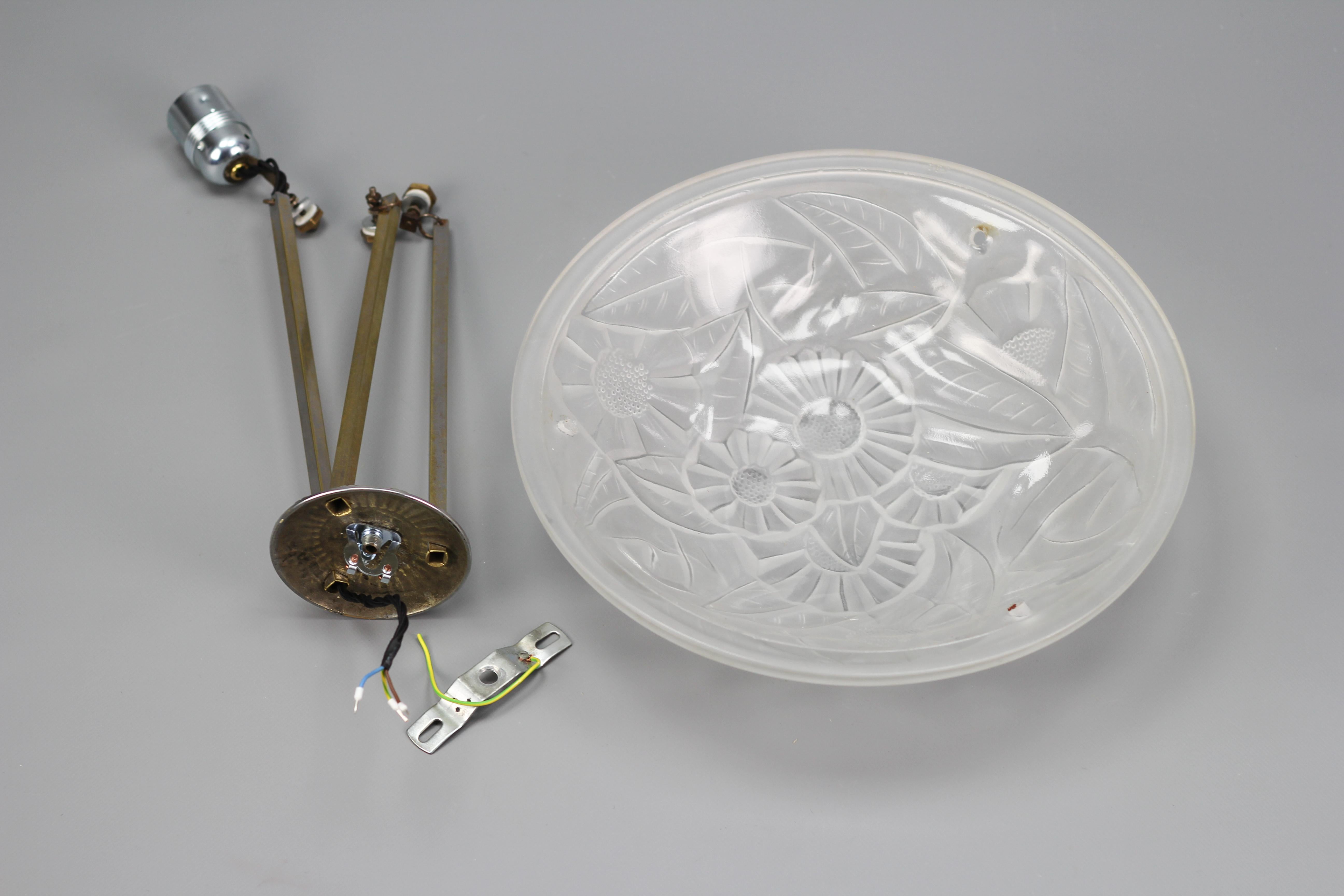 David Gueron French Art Deco Frosted Clear Glass Pendant Chandelier, 1930s 10