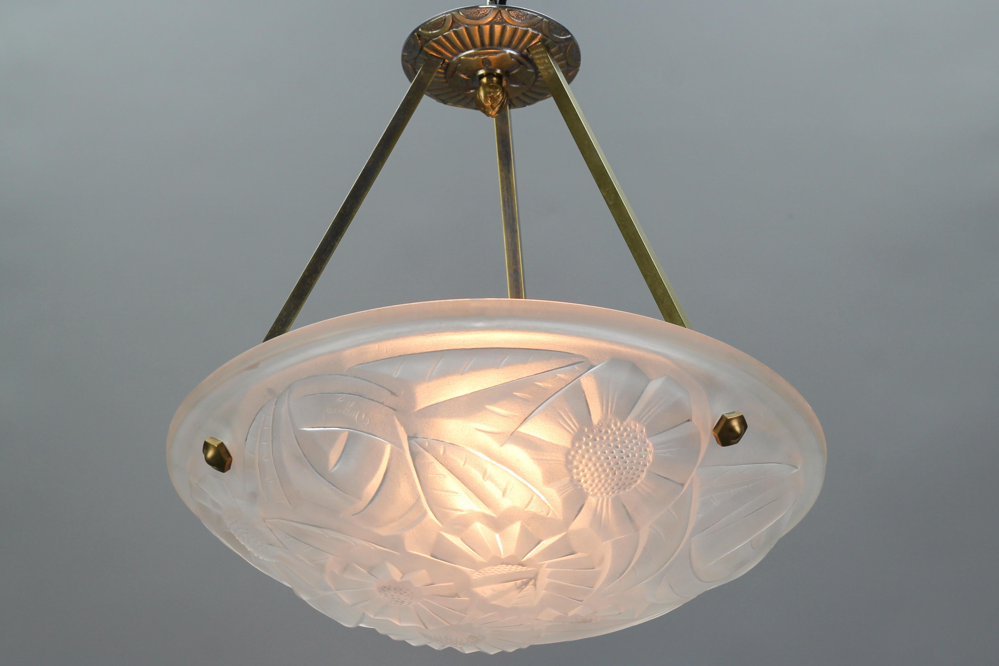 David Gueron French Art Deco Frosted Clear Glass Pendant Chandelier, 1930s In Good Condition In Barntrup, DE