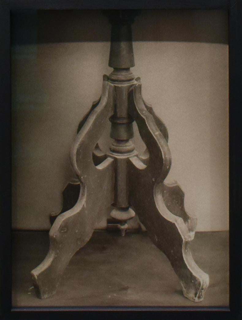 Beistelltisch mit Kette und Fenster Stay (Dadaist Diptychon in Vintage-Rahmen) (Schwarz), Black and White Photograph, von David Halliday