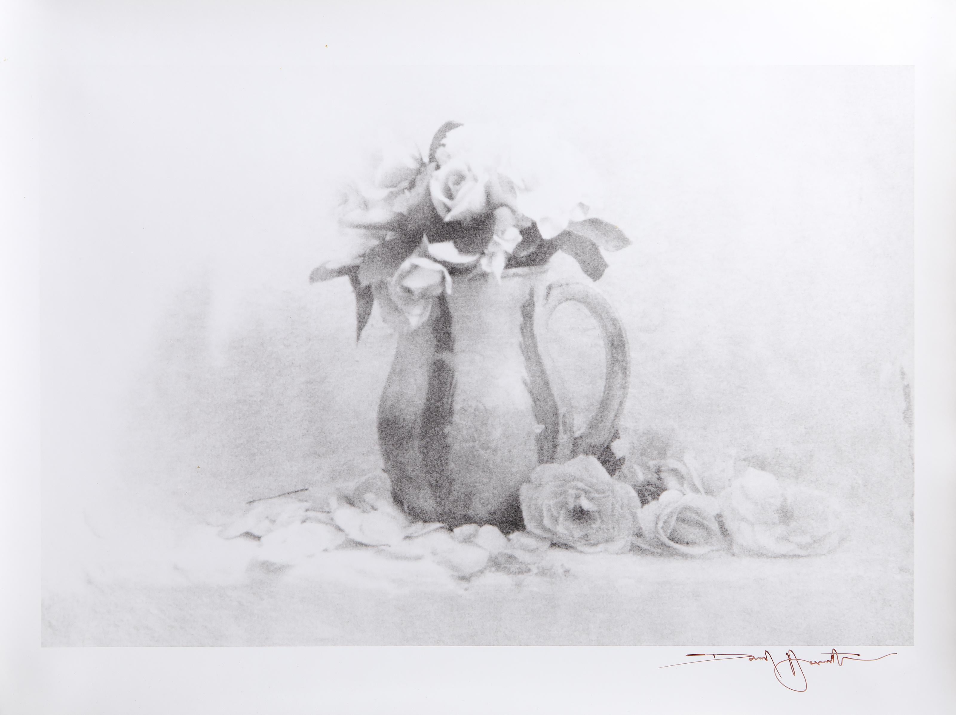 Roses dans un pichet, photographie de David Hamilton