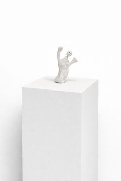 "Untitled" David Hare, œuvre surréaliste, os de poulet, anthropomorphe, White