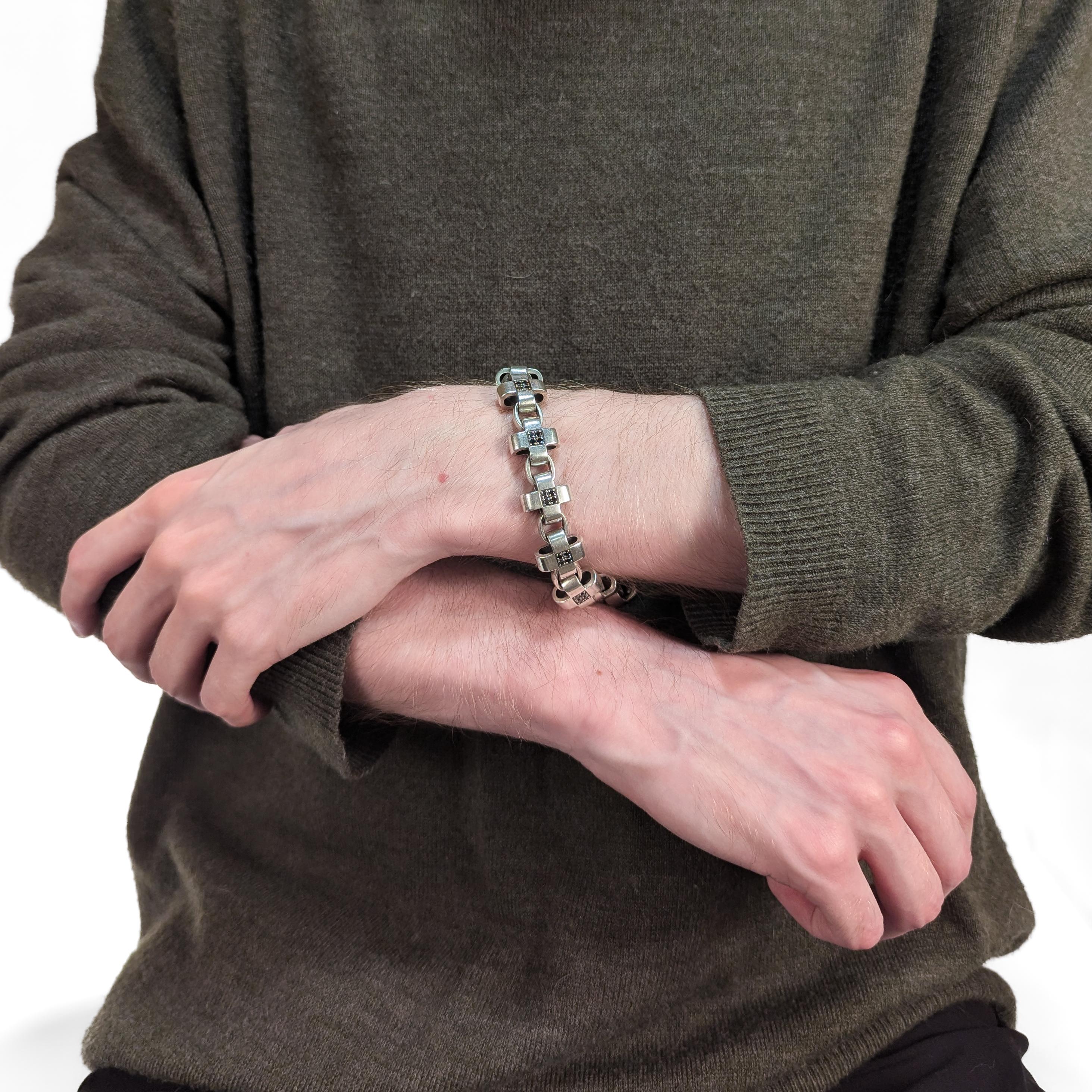 A Link en argent sterling et diamants noirs, en forme de X ou de croix David Heston en vente 10