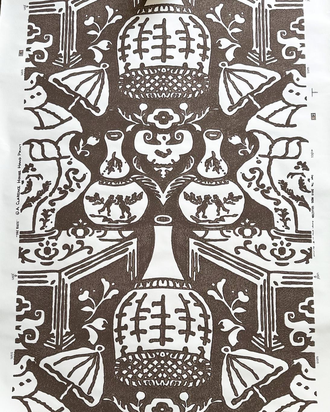 Coveted cocoa brown and white hand-block printed wallpaper from the David Hicks collection by Clarence House, early 2000's.

Taupe/White colorway. SKU#: 1964509


Consists of three rolls; one measures 66