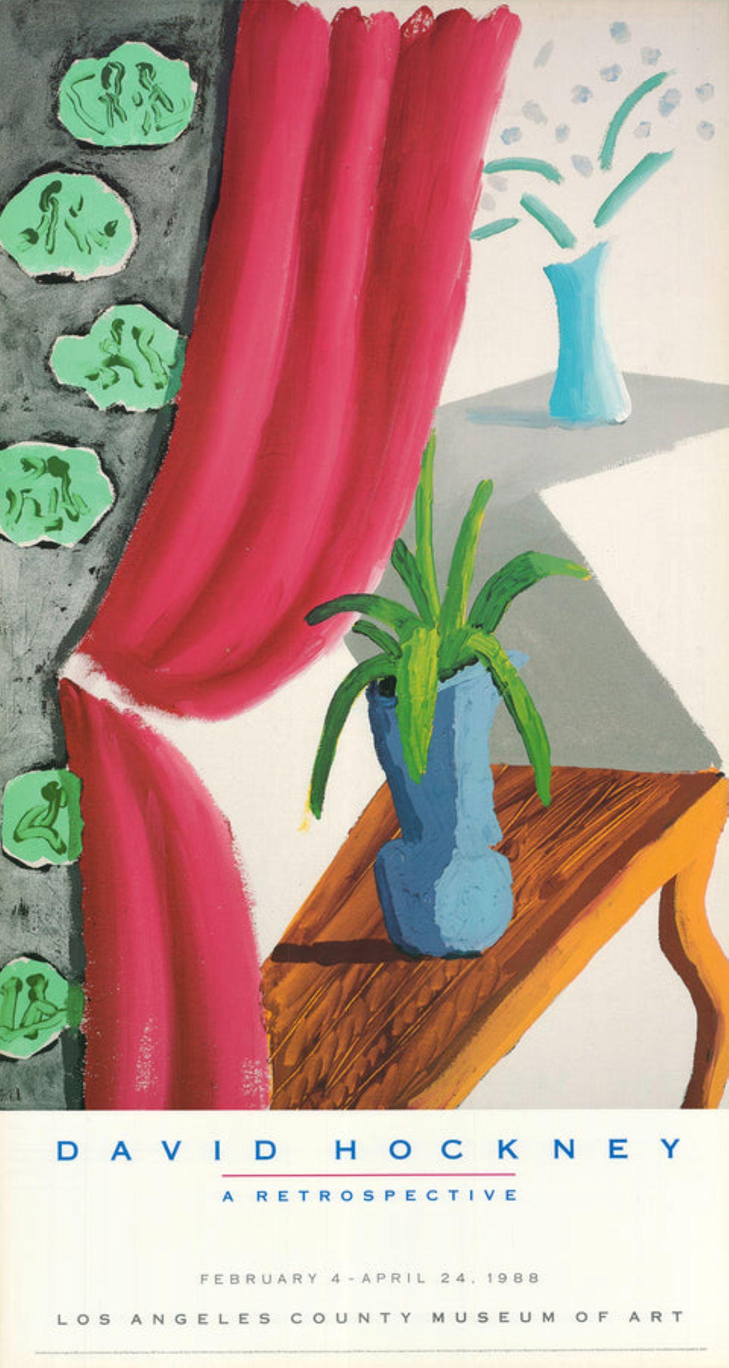 Stilleben mit magentafarbenem Vorhang von David Hockney im Angebot 1