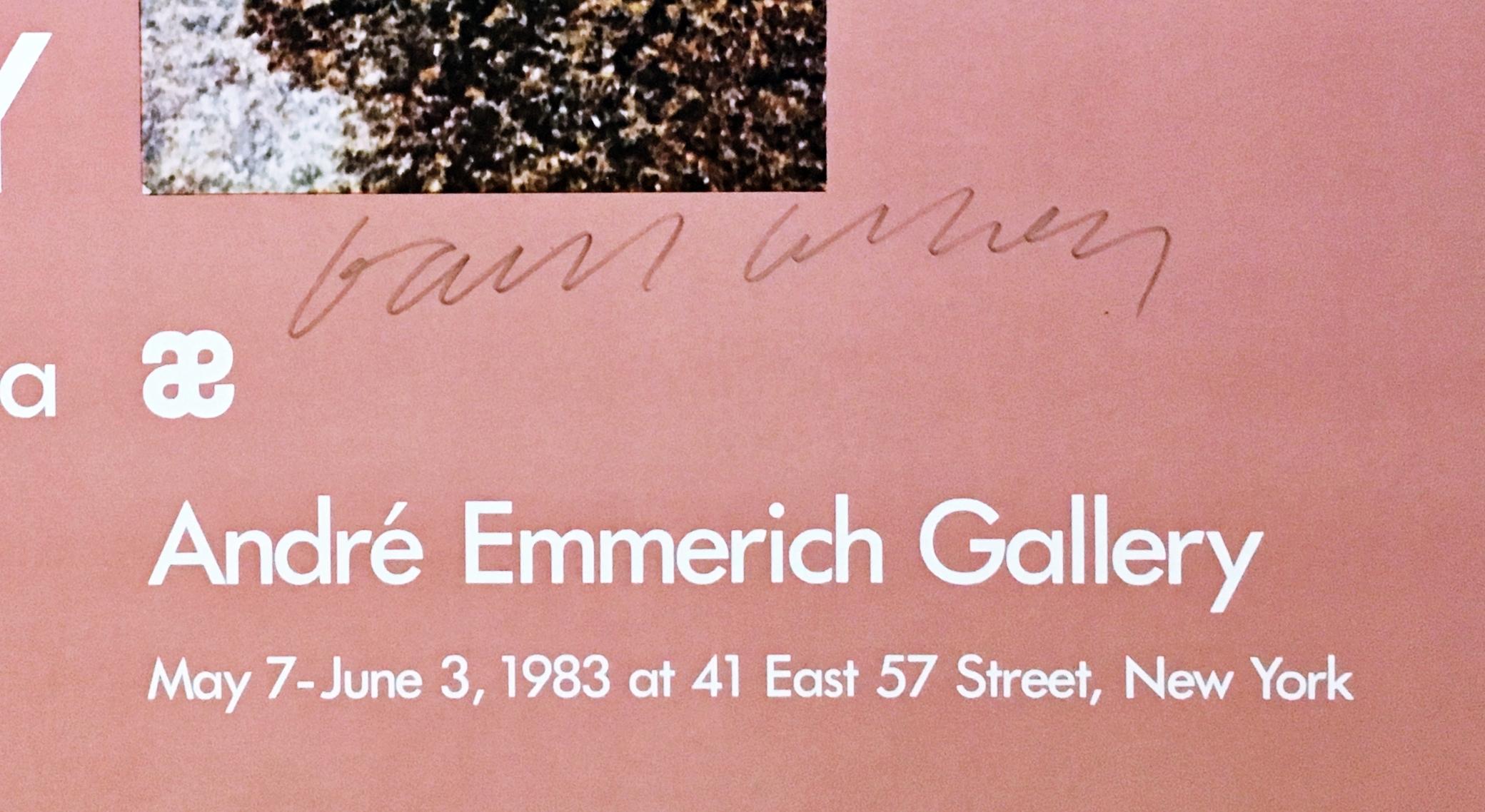 Affiche de la galerie Andre Emmerich : Nouvelle œuvre avec une appareil photo (signée par David Hockney) en vente 1