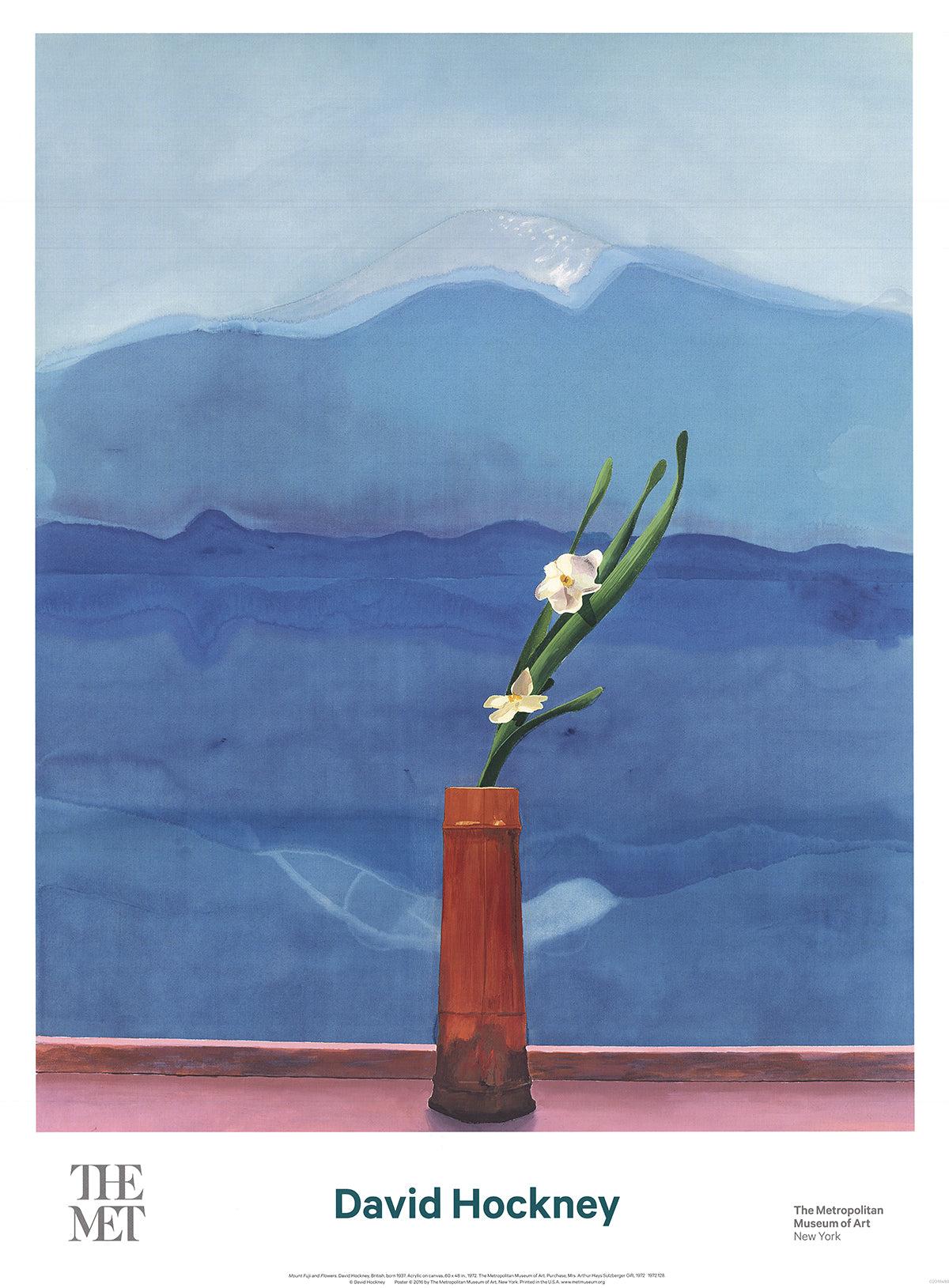 Dieses Plakat mit dem Titel Mount Fuji and Flowers (Berg Fuji und Blumen) basiert auf einem Werk aus der ständigen Sammlung des Metropolitan Museum of Art. David Hockneys Werke sind für ihre leuchtenden Farben und ihre dynamische Komposition