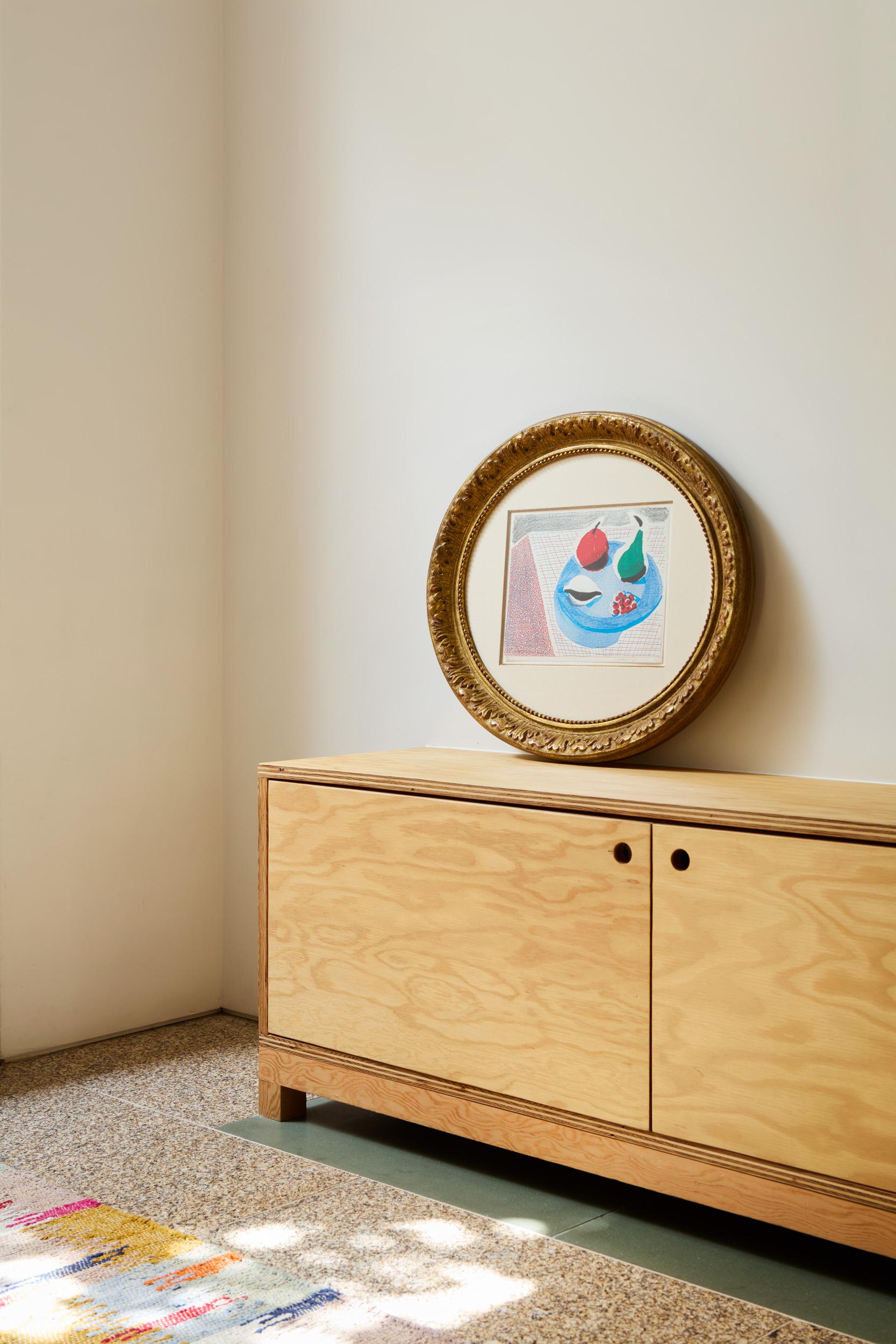 The Round Plate, abril de 1986 -- Grabado, Hecho en casa, Naturaleza muerta de David Hockney en venta 3