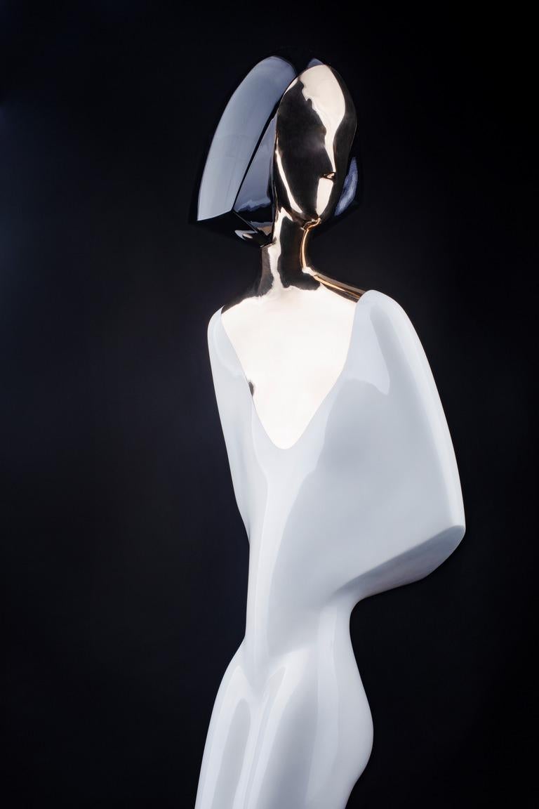 David Hostetler Weiblich  Figurative Skulptur BMW Automalerei, Art déco-Skulptur, Auftragsarbeiten im Angebot 2