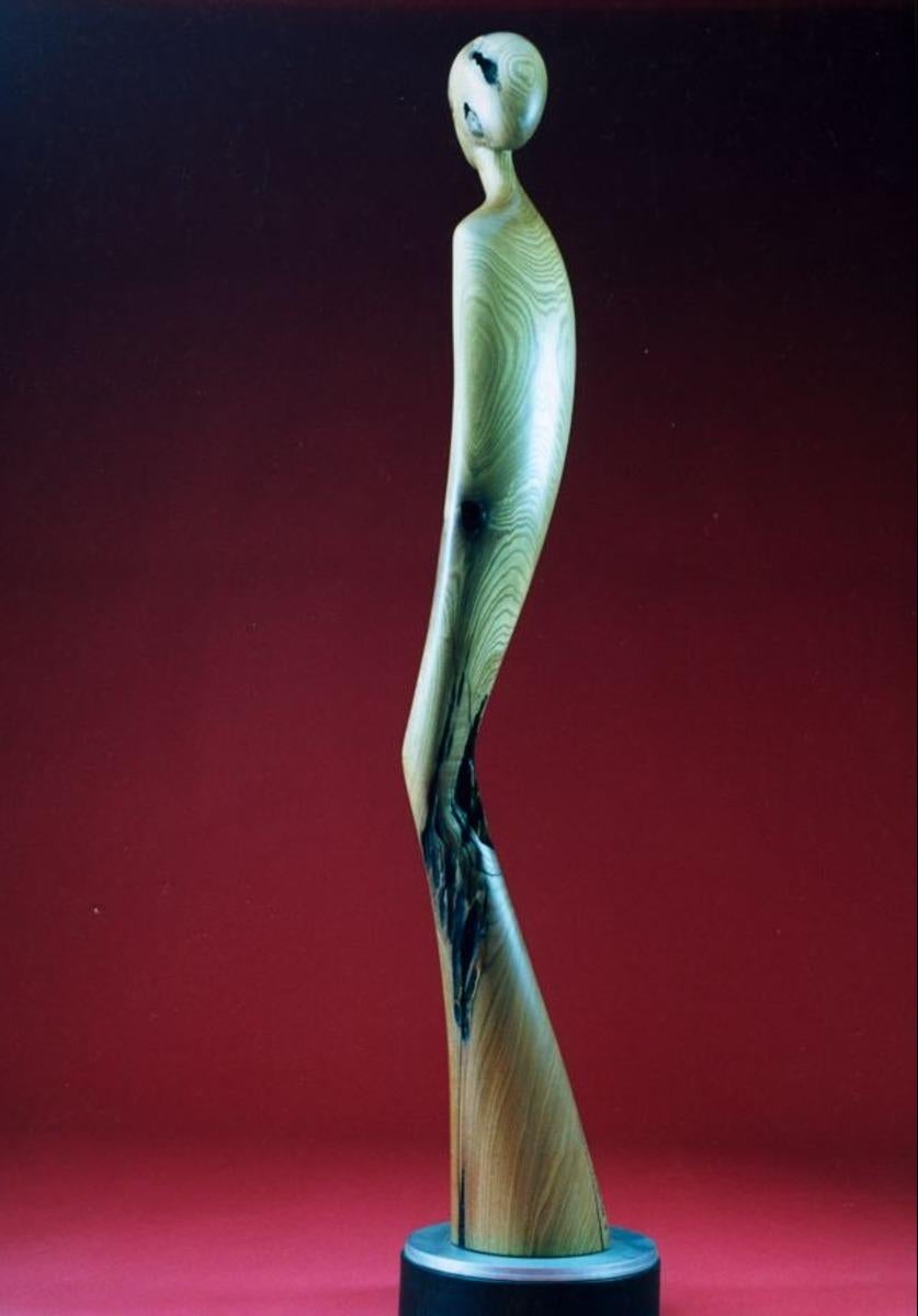 David Hostetler Escultura figurativa femenina de madera Petroglifo anasazi beige en venta 1