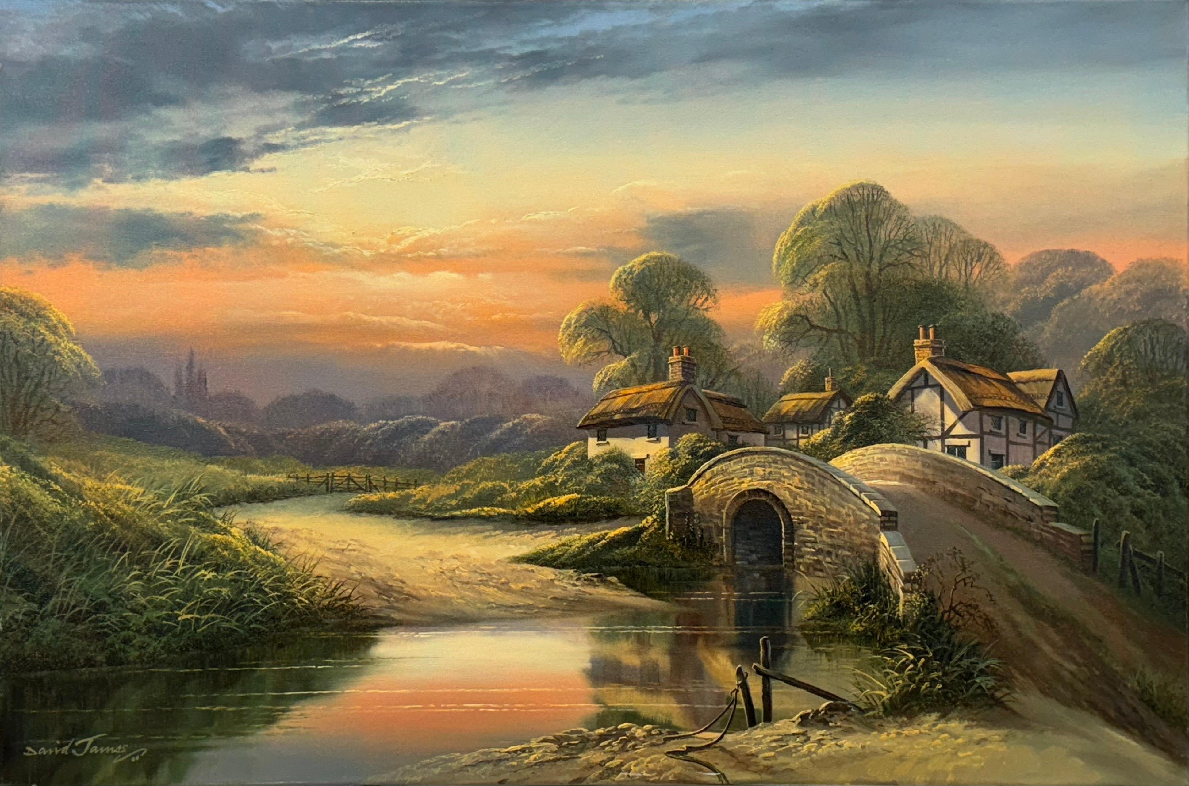 Exuberante Paisaje Fluvial Puesta de Sol con Cabaña y Pueblo en la Campiña Inglesa - Landscape Painting Gris de David James