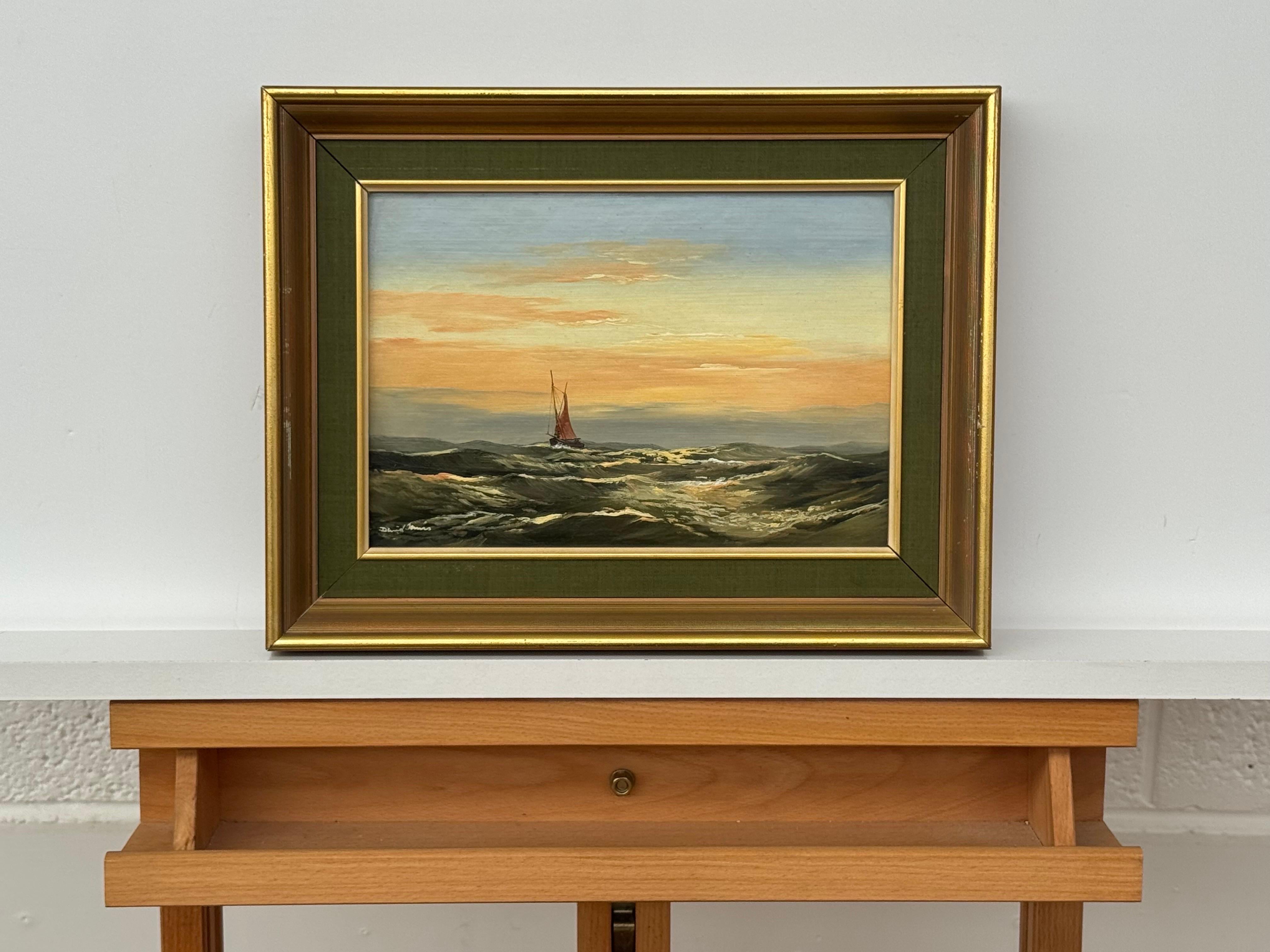 Paysage marin au coucher du soleil avec bateau à voiles rouges et ciel lumineux sur la houle de l'océan huile vintage - Contemporain Painting par David James