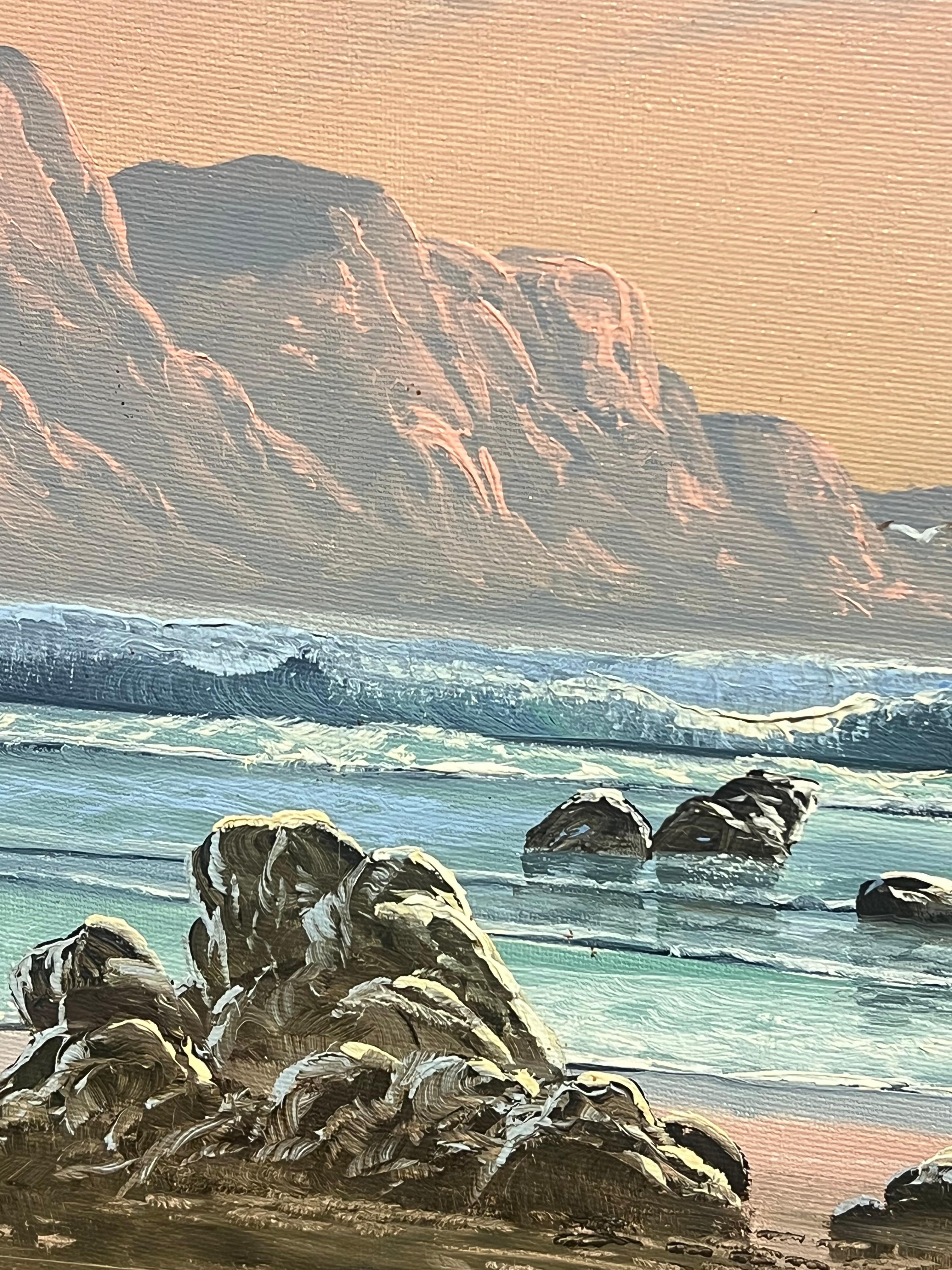 Olio firmato Scena di spiaggia con barche da pesca ormeggiate e onde che si infrangono al tramonto in vendita 4