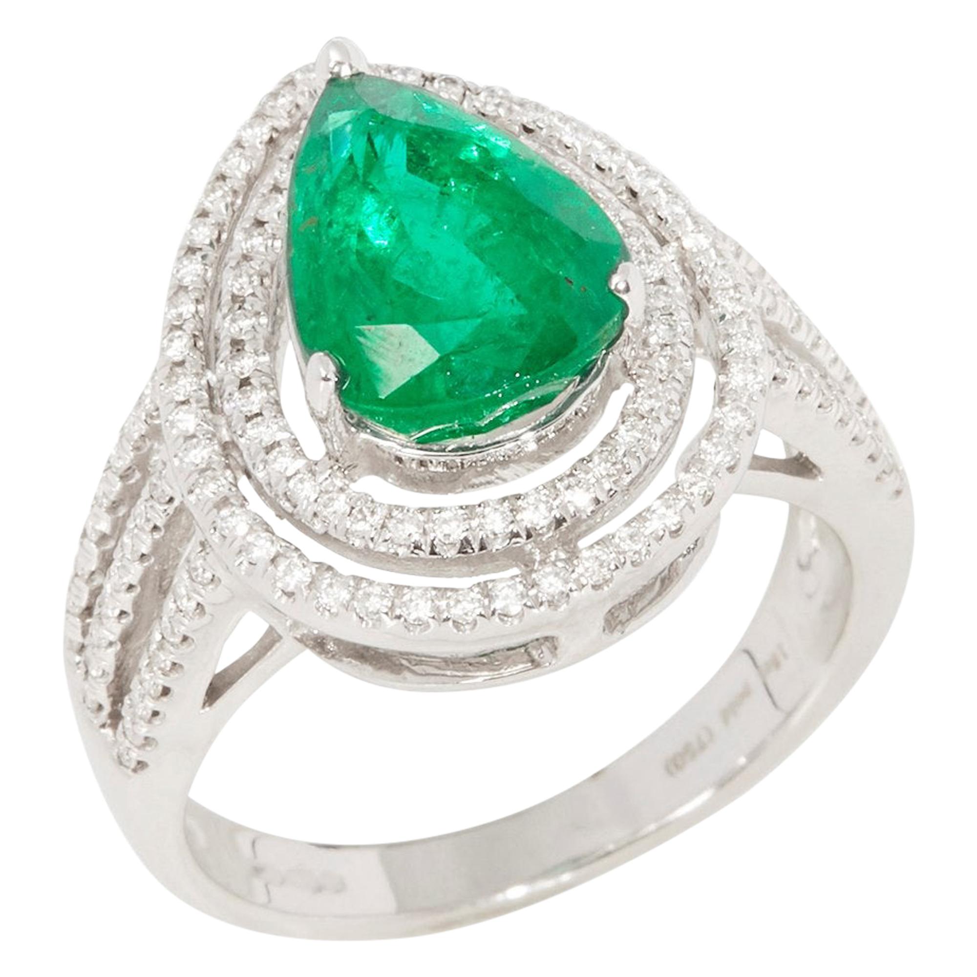 Certified 3.68ct Untreated Zambian Pear Cut Emerald and Diamond 18k gold Ring For Sale