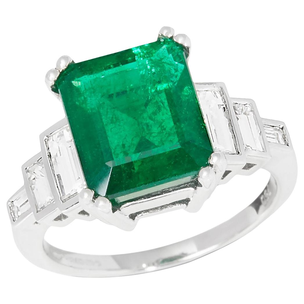 Certified 4.8ct Untreated Emerald Cut  Emerald and Diamond 18ct gold ring For Sale